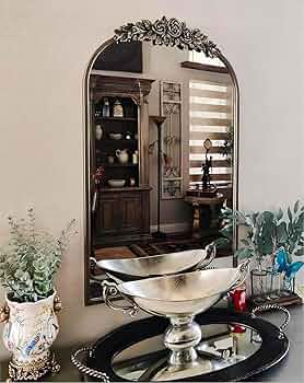 娘が1人暮らしをするので、置いて行った、クラシック装飾の壁掛け鏡 大きめ 娘が1人暮らしをするので、置いて行った、クラシック装飾の壁掛け