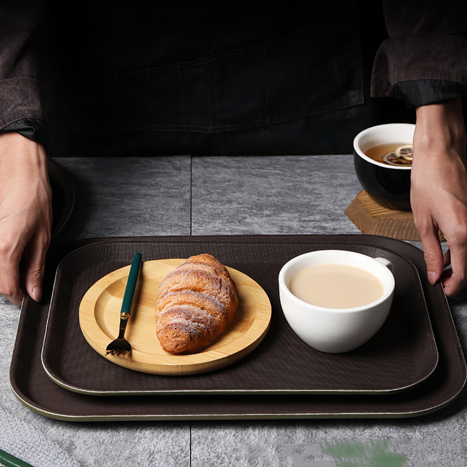 Paquete de 2 bandejas antideslizantes para servir, bandeja cuadrada para camarero para bebidas, comida y cócteles, ideal para bar, hotel y cafetería de comida rápida, 51,5 x 38 cm, y elegante
