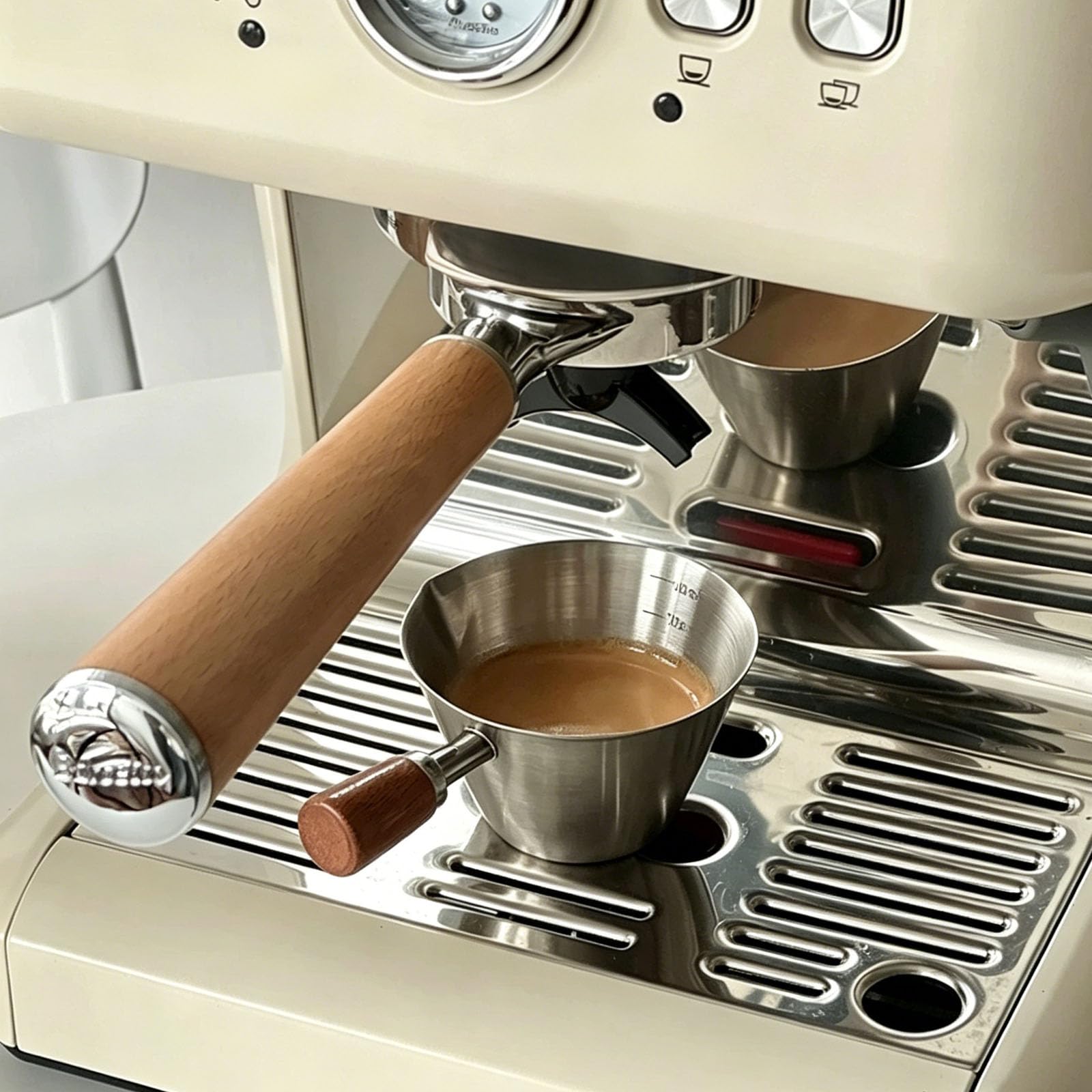 Espresso Messbecher, mit Holzgriff und Abgestufter Skala (Silver) | 100 Ml Messbecher Kaffee Edelstahl, Mit v-Förmigem Ausguss Genaue Flüssigkeitsportionskontrolle Kaffee, Desserts, Cocktails
