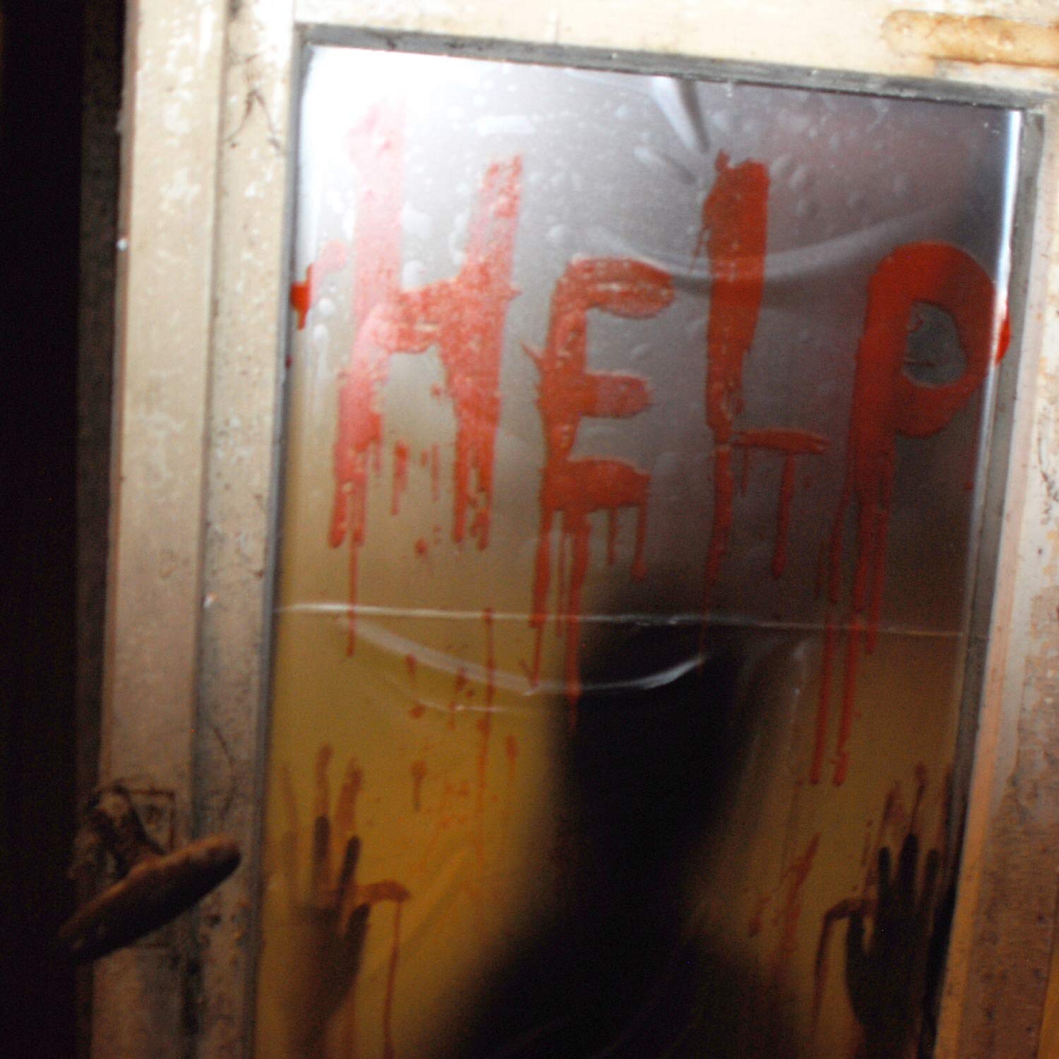 Fête D'halloween Avec Silhouette Fantôme Sur La Fenêtre | Vecteur Premium