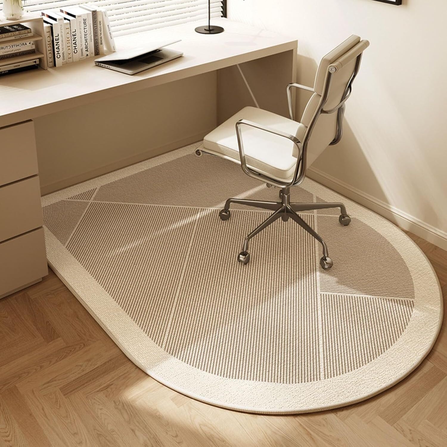 Cojín para silla gaming en zona de estudio alfombra para proteger parqué del escritorio