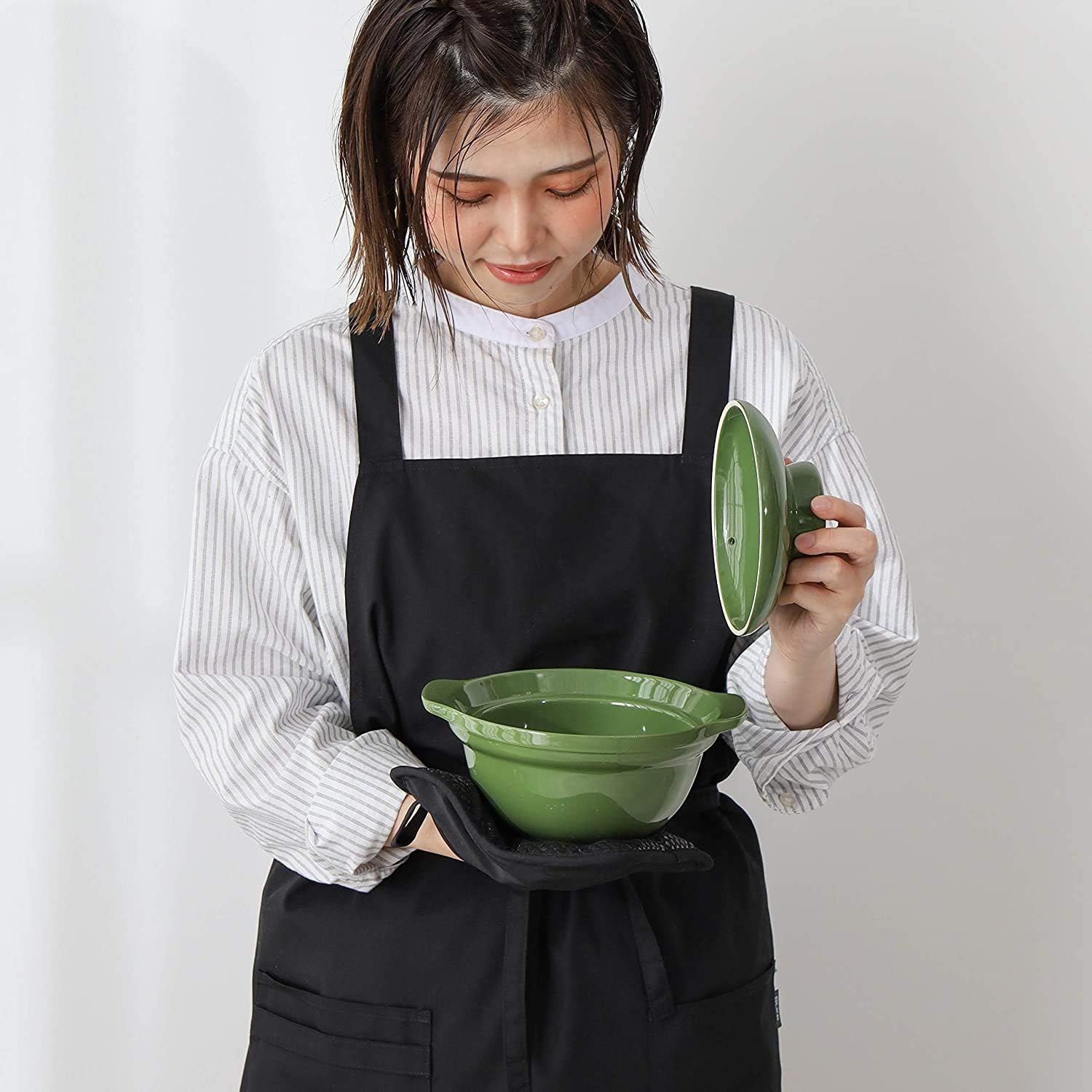 BLKP N-7739 Pearl Metal Mittens, Pot Mat, Silicone Underside, Anti-Slip, Limited, Black, Width 7.9 x Depth 0.4 x Height 7.9 inches (20 x 1 x 20 cm)