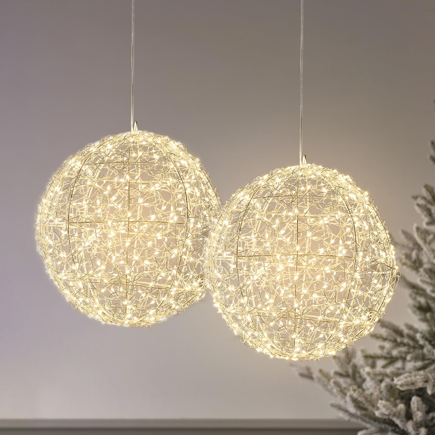 Lights4fun Set di 2 Sfere Luminose Argentate da Appendere 28 cm a 800 Micro LED Bianco Caldo con Timer Decorazione Natalizia per Interni ed Esterni