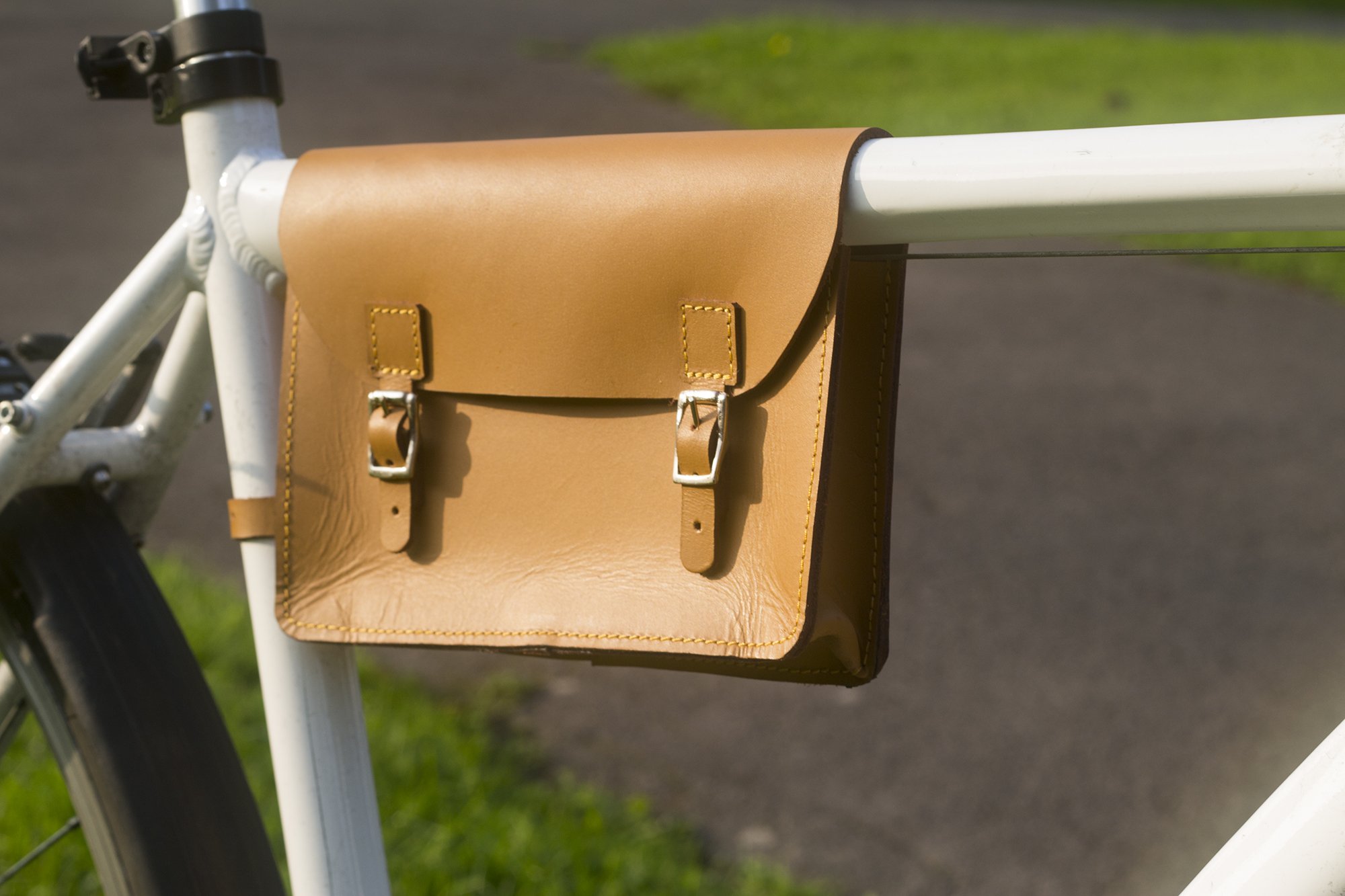 Amazon | 自転車本革タン用フレームバッグ Frame Bag for Bicycle