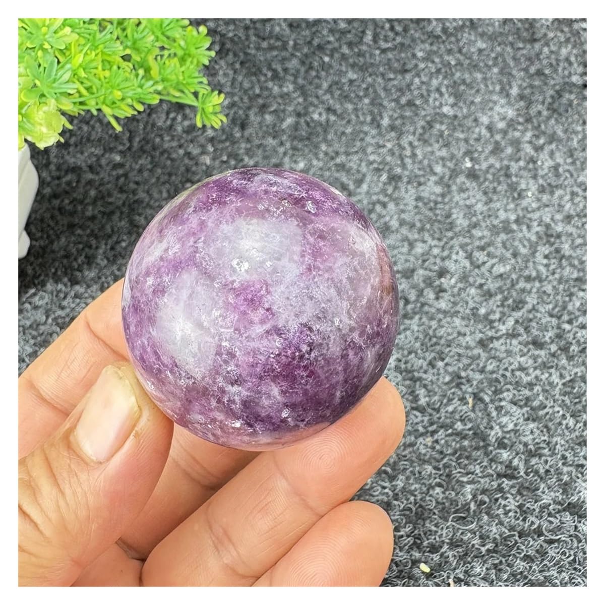 Bola de cristal púrpura natural de alta pureza 151g con soporte exclusivo