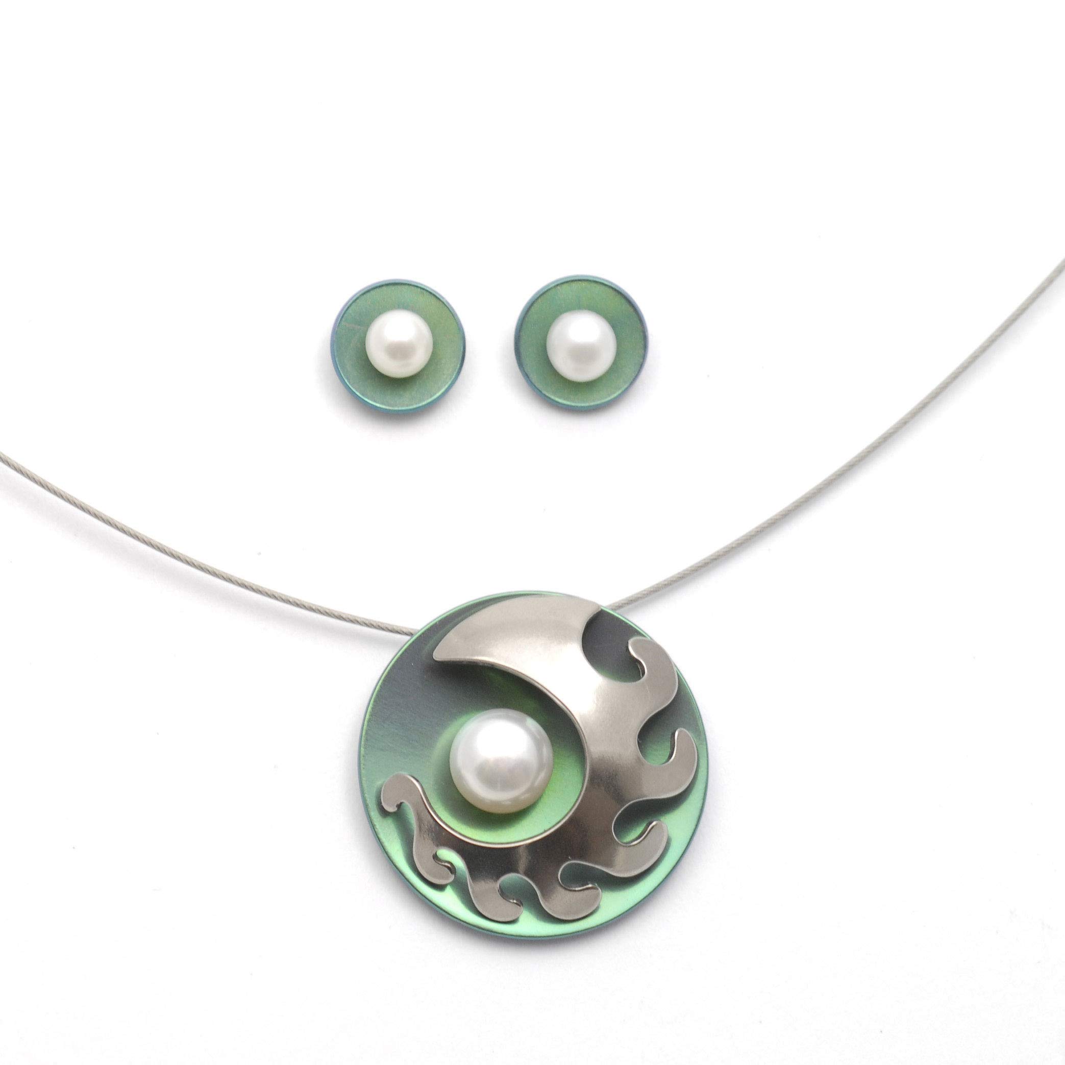 Titan Schmuck-Set. Absolut kein Risiko auf Allergien Handgefertigte Schmuckstücke. Lieferbar in verschiedenen Farben