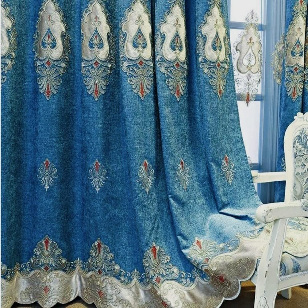 Cortinas de lujo azul evitan miradas externas en sala de estar con tela de 66x90