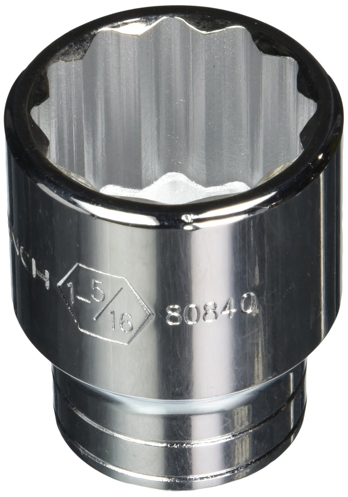 Douille SAE standard 1-5/16" GEARWRENCH pour débloquer les gros écrous américains