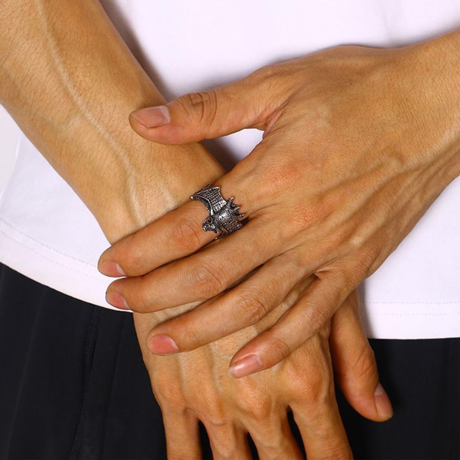 3 Pcs Gothic Bat Rings Vintage Knuckle Rings Gothic Bat Wing Ring Gold Silver Black Three Colors Adjustable Statement Ring Set Festival Party Jewelry for Women Men - Image 2