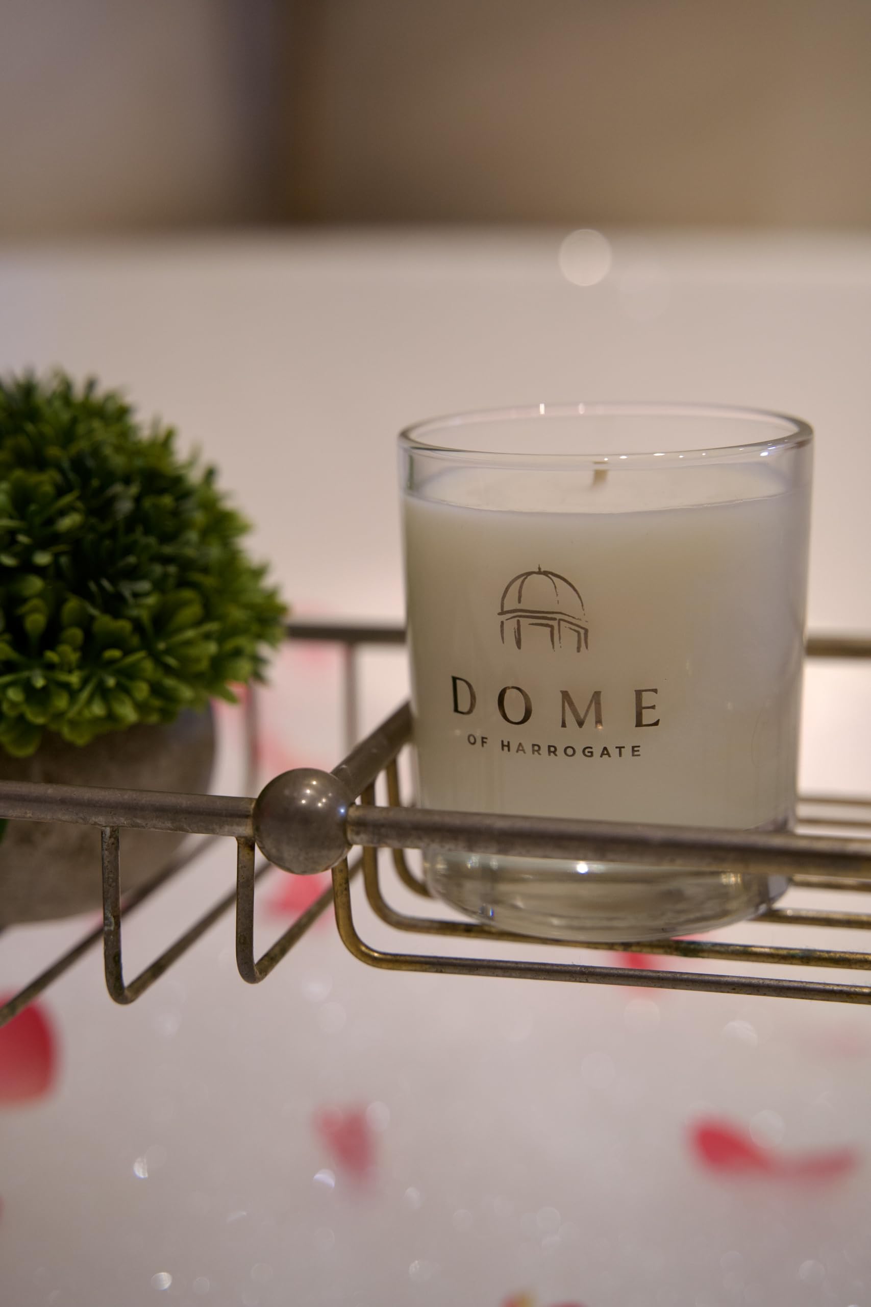 Dome of Harrogate Happy Lime and Black Pepper - Vela Aromática de Cera Natural Larga Duración, 50 cl. Tiempo de Combustión hasta 55 Horas