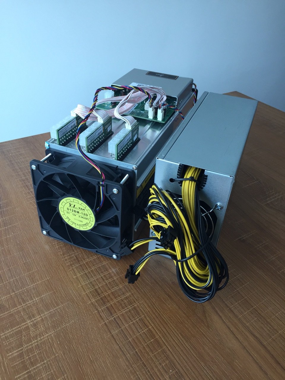 Miner Bitmain Antminer S9 Bitcoin Mining ASIC Miner incl. power supply PSU  with 13.5 TH/s NEW | German dealer : Amazon.se: Electronics