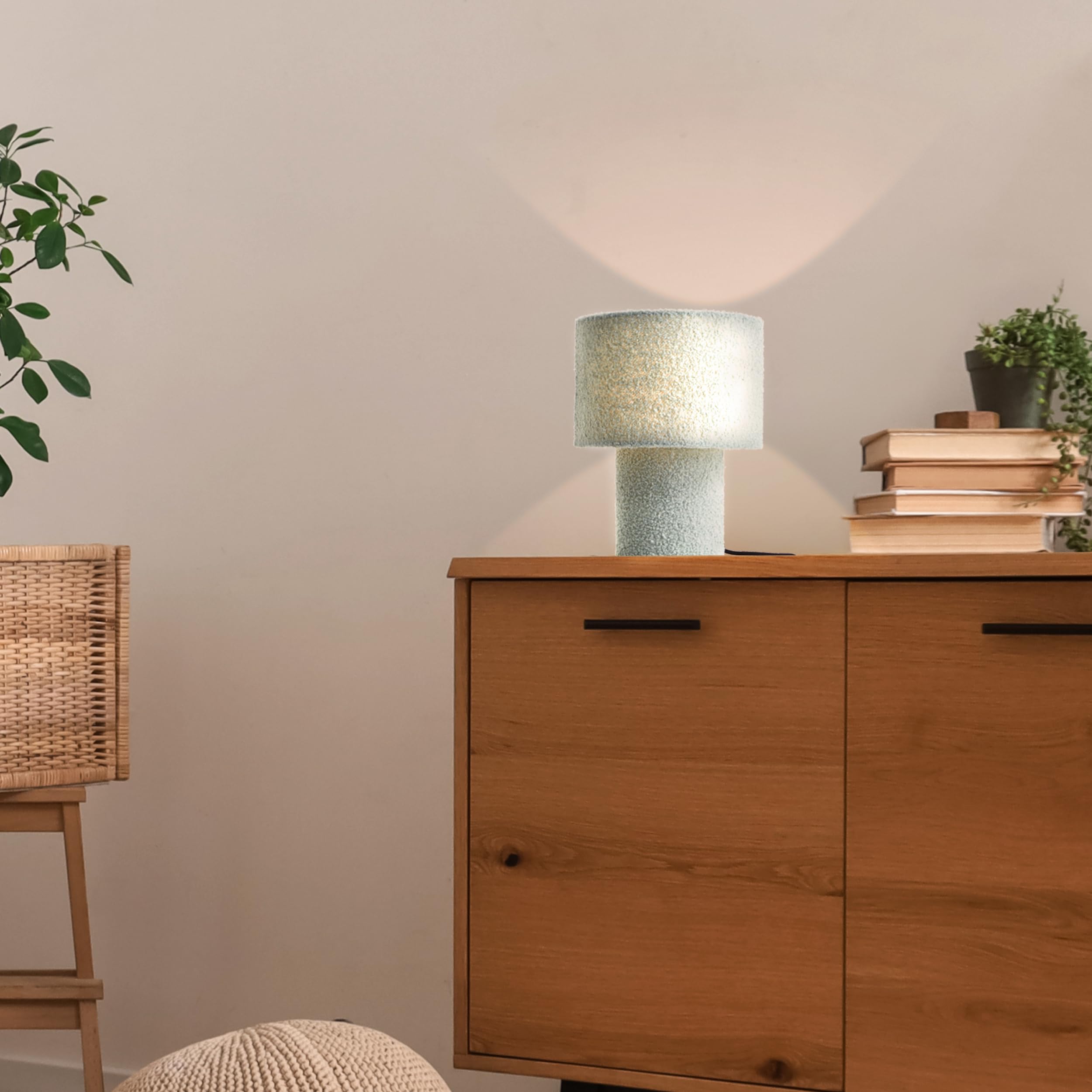 Lightbox Nacht-Tischlampe | Ø 23 cm, 30 cm Höhe | Tischleuchte mit Wipp-Schalter & hochwertigem Teddy-Stoff | E27 Fassung | flauschige Schlafzimmer-Lese-Lampe aus Metall/Textil in Grün