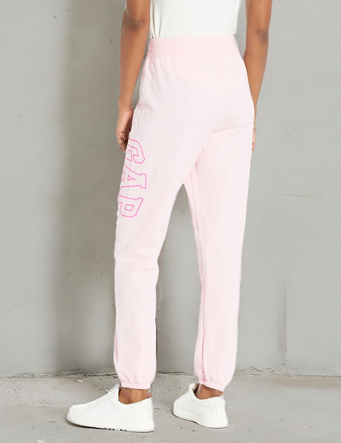 Gap Women's Oversized Logo Fleece Jogger Sweatpants