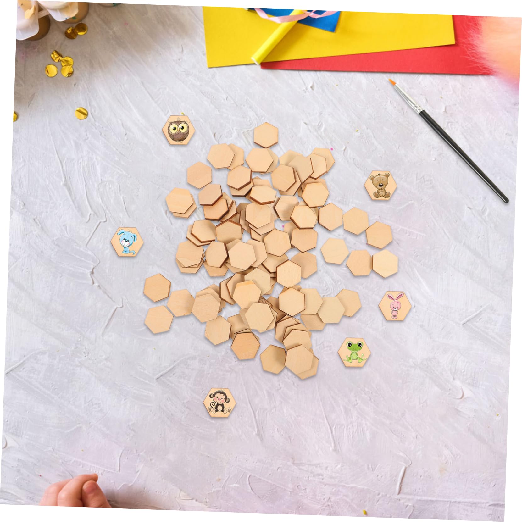 Decorazioni in Legno Esagonali 20mm, 100 Pezzi, per Lavoretti DIY | Pezzi di Legno per Lavoretti Natalizi, per Matrimonio e Feste, Ornamenti Fai da Te per Decorazioni