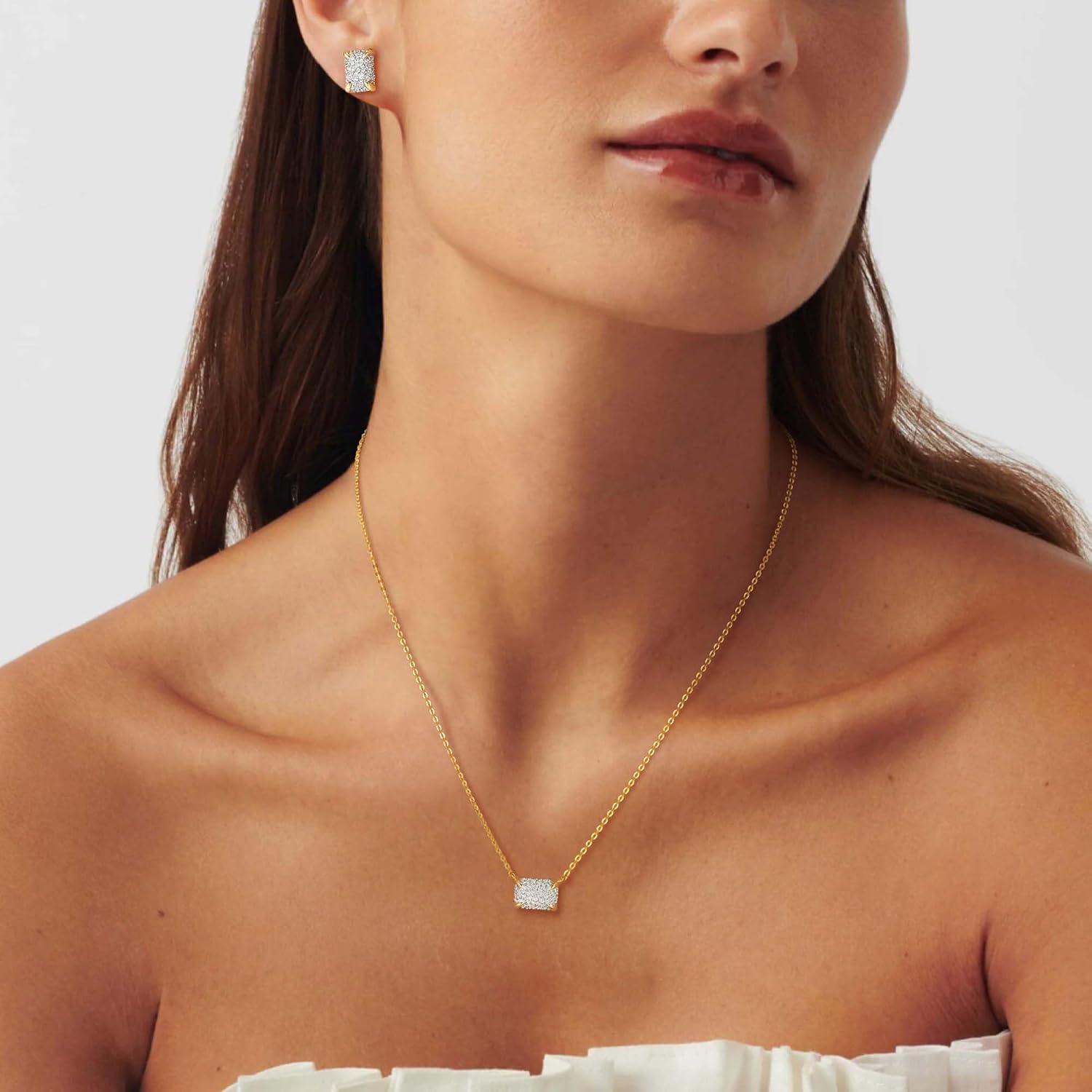 Gold Necklace for Women 14K Gold Plated Simple Chain Cubic Zirconia Pendant Necklace Cute Rhinestone Solitaire Necklace Dainty Gold Jewelry for Women