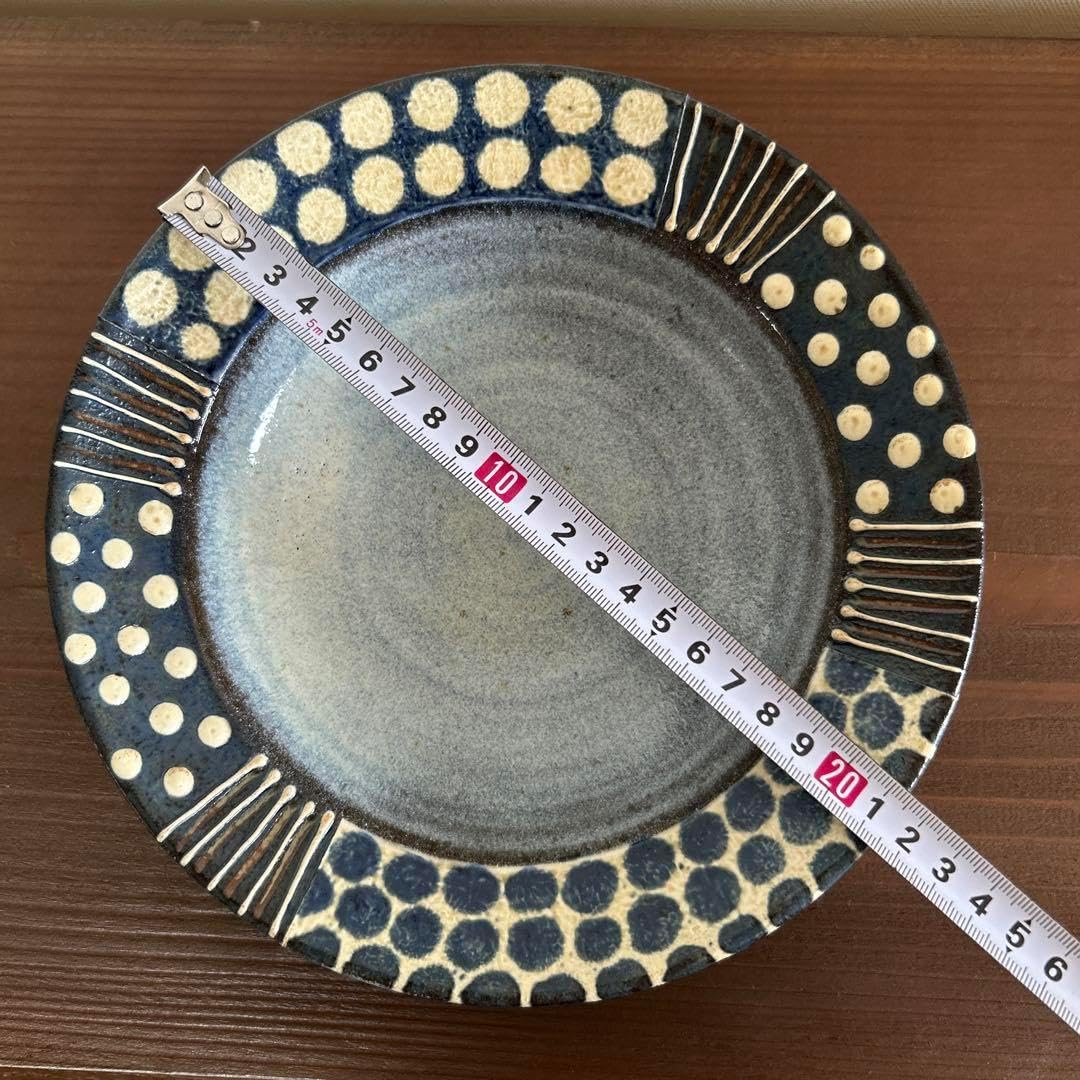 イッチンの7寸皿 やちむん 沖縄/やちむん/陶眞窯/7寸皿/デイゴ唐草/