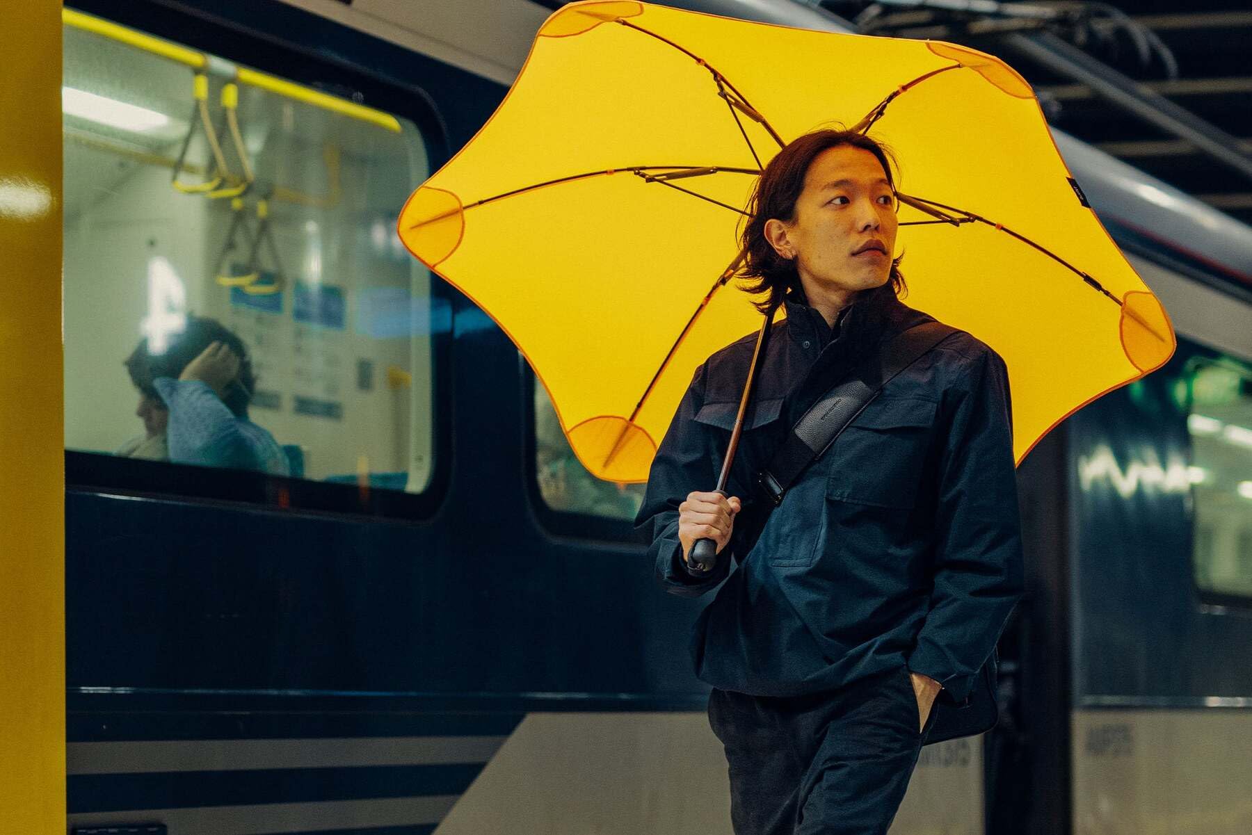 BLUNT Exec Ombrello Antivento da Golf – 137 cm Ombrello Grande per Vento e Pioggia, Design Durevole per Viaggi e Sport, Resistente, Protezione UV - Giallo Chiaro