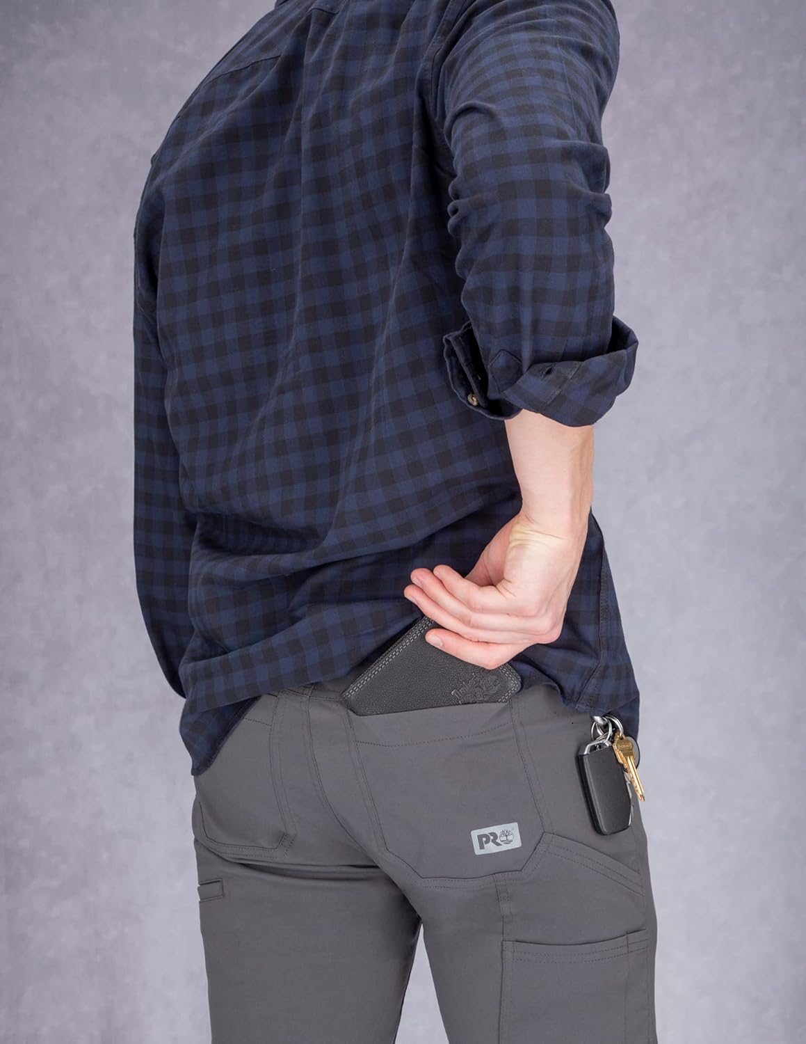 Miniatura 5 de Timberland PRO Cartera plegable RFID delgada de cuero para hombre con ventana trasera de identificación