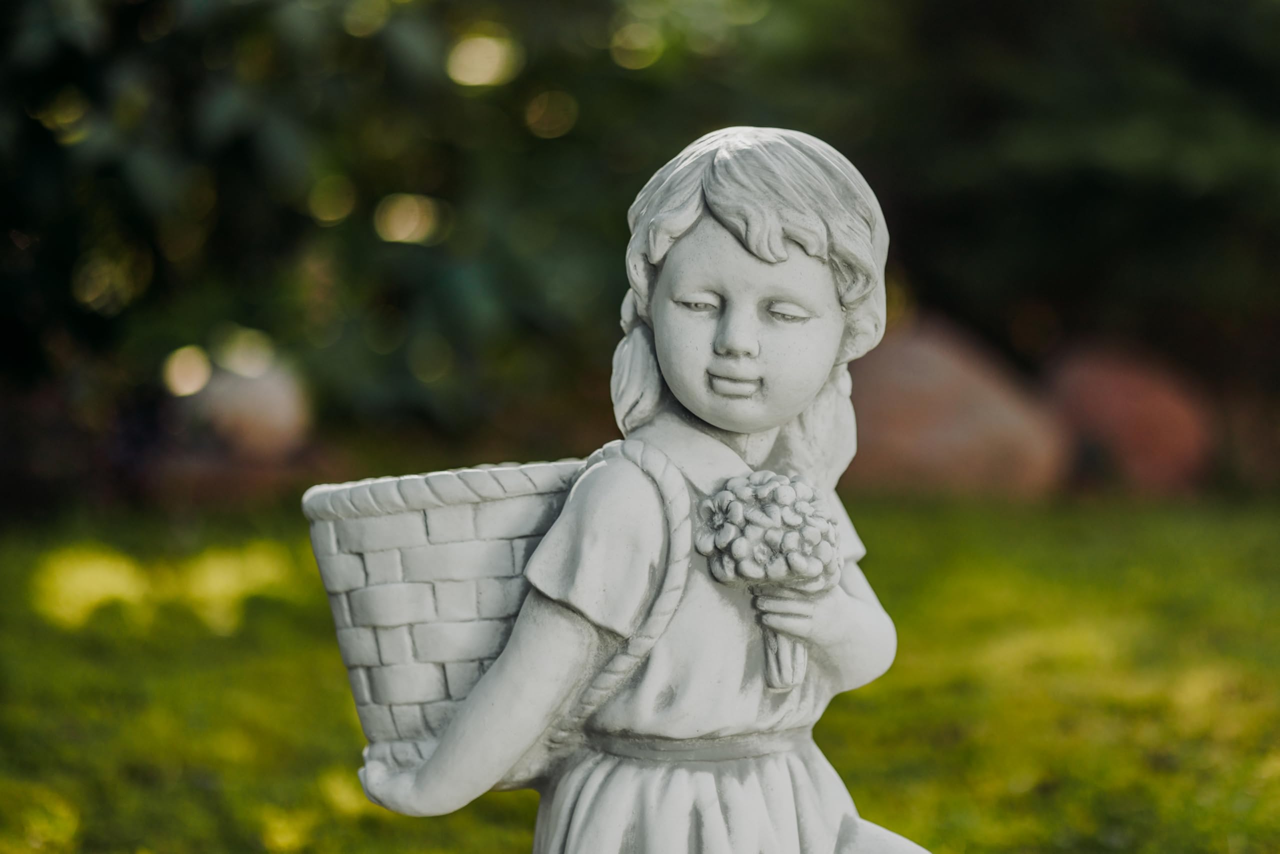 gartendekoparadies.de Gartenfigur Mädchen mit Pflanzkorb, 55 cm Höhe, 25 kg, Grau, Steinguss, frostsicher für Außenbereich