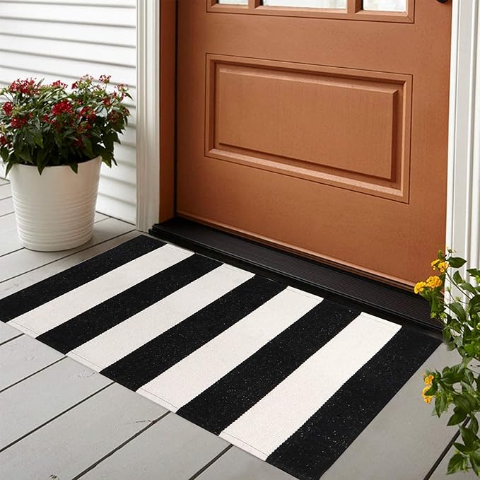 LEEVAN Black and White Rug 2X3, Washable Black Door Mat Cotton Woven Front Porch Rug