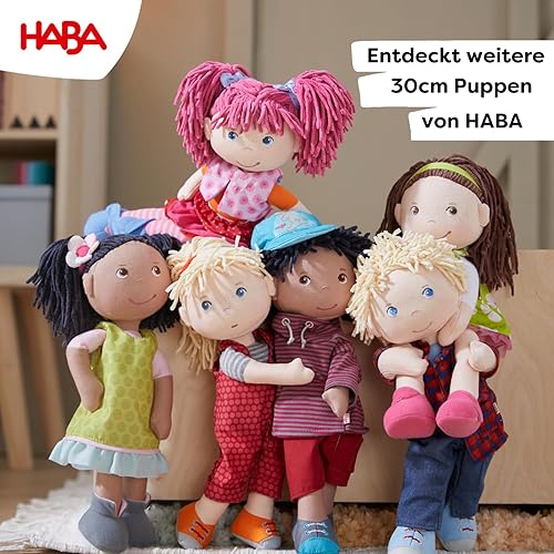 Miniatura 7 de HABA Lilli-Lou Muñeca Blanda de 12 Pulgadas con Cabello Rosa en Colas de Rabo, Ojos Azules y Cara Bordada, Muñeca para Bebé Lavable a Máquina para