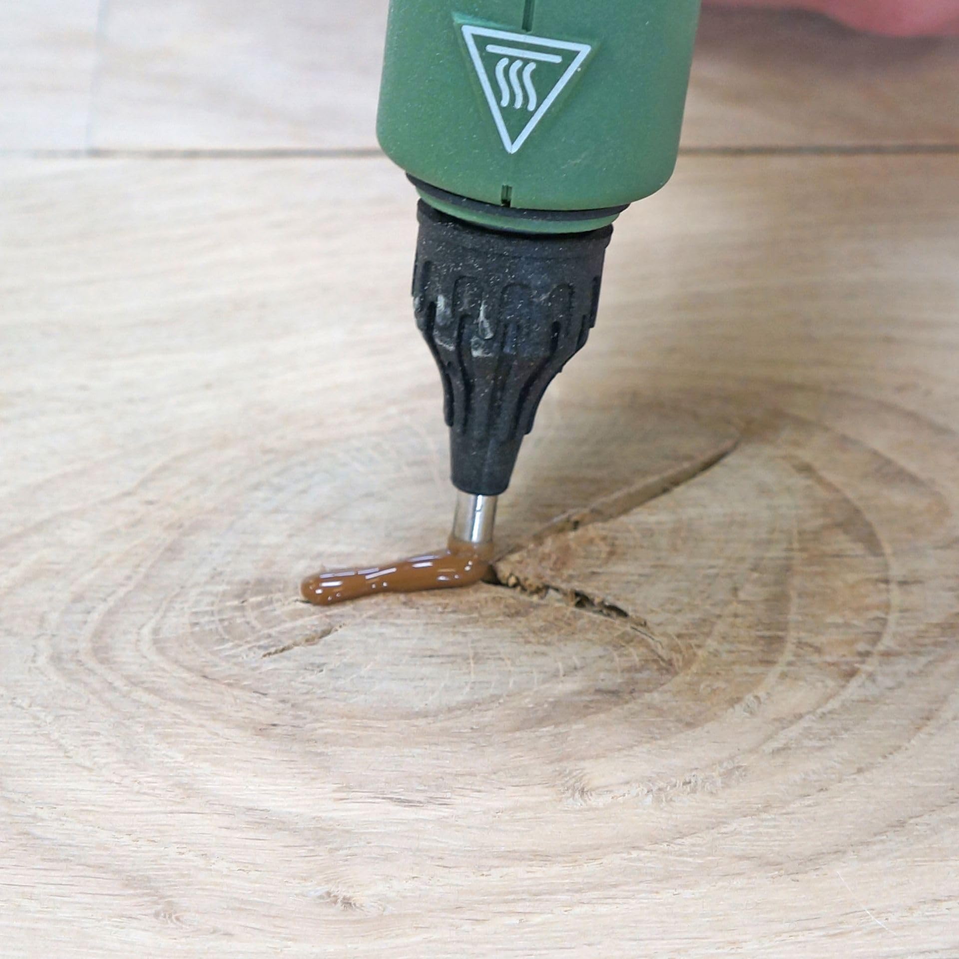 WoodRepair Holzreparatur Satz PLUS+ mit Astfüller-Pistole, Kompaktbeutel Mix 1 & 2, Handhobel, Farbwechsler & Kühlblöcken