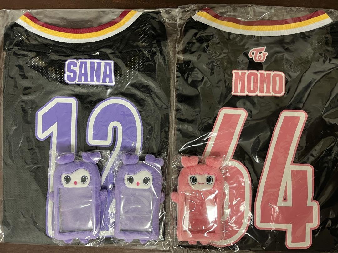 Amazon.co.jp: TWICE モモMOMO サナSANA ユニホーム&フォトカード  