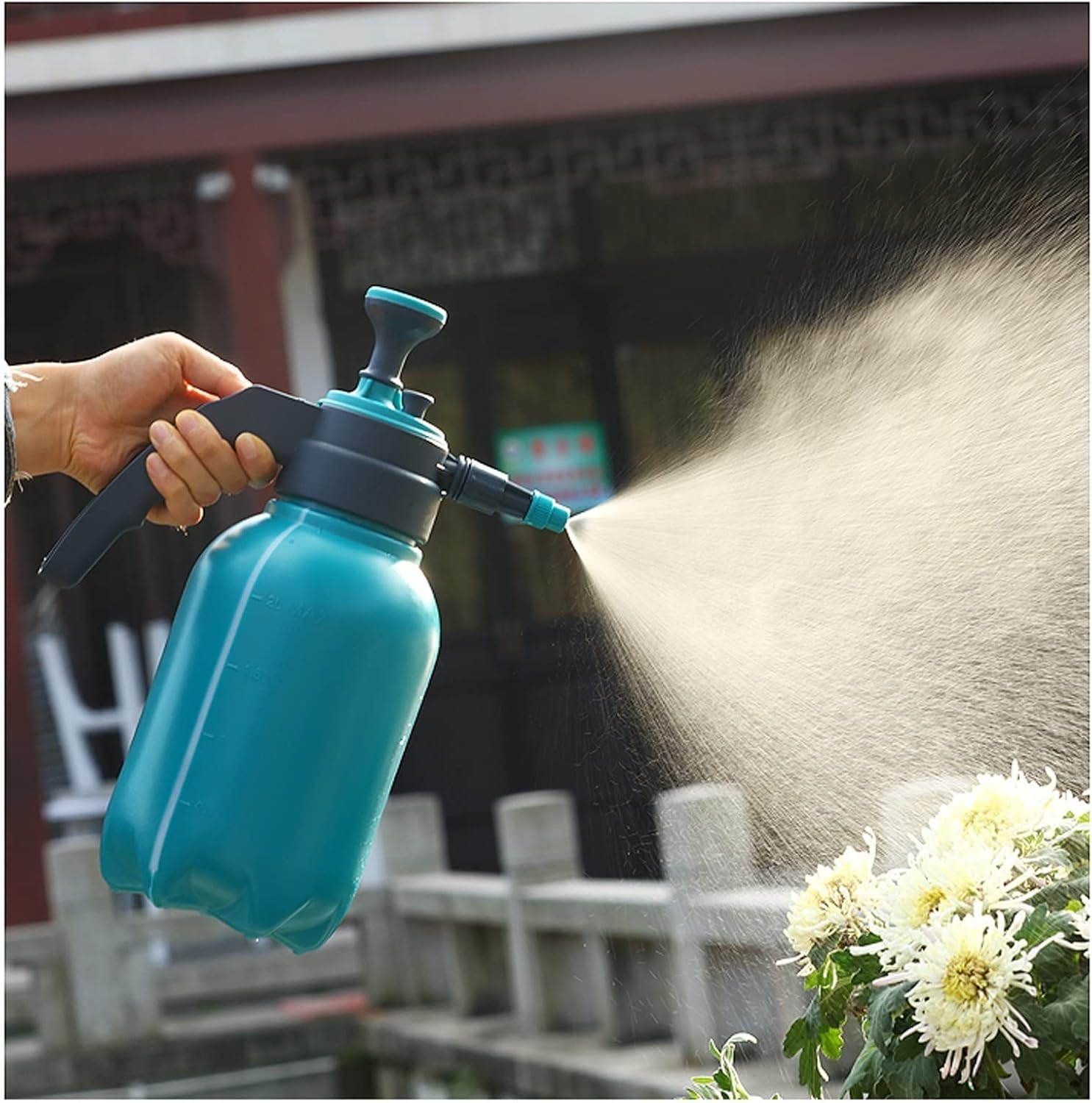 Sprinkler Bottle Manual Garden Sprayer Hand 0.5 Gallon Lawn Pressure Pump Sprayer Valve Adjustable Nozzle 2L Lawn Garden Sprayers Dark Green Sprinkling can(A)
