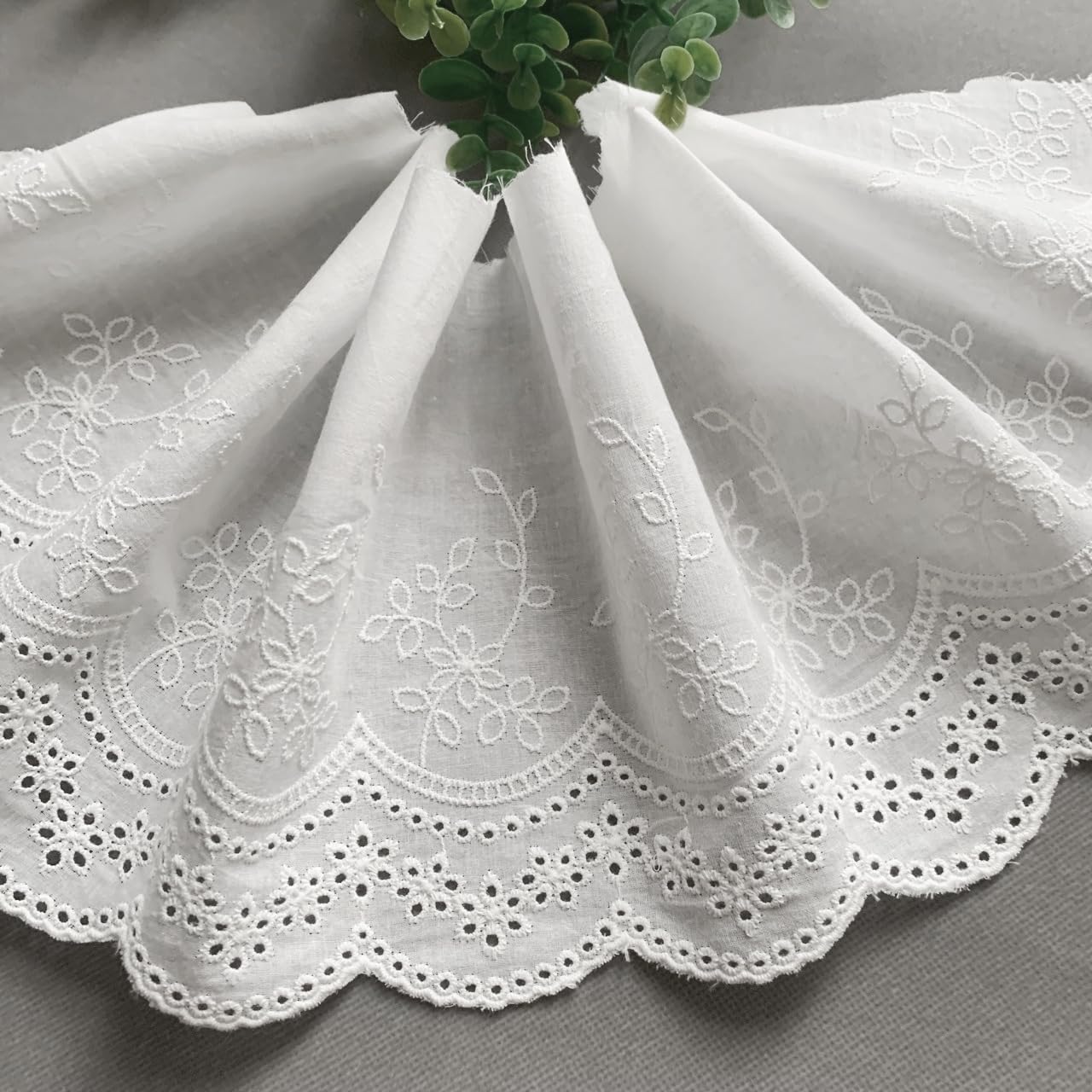 5 Yards 7.5 Inches Wide Cotton Eyelet Lace Trim, White Floral Embroidery Lace Floral Scalloped Ribbon for Sewing Crafts Clothing Decoration Wedding Bridal DIY