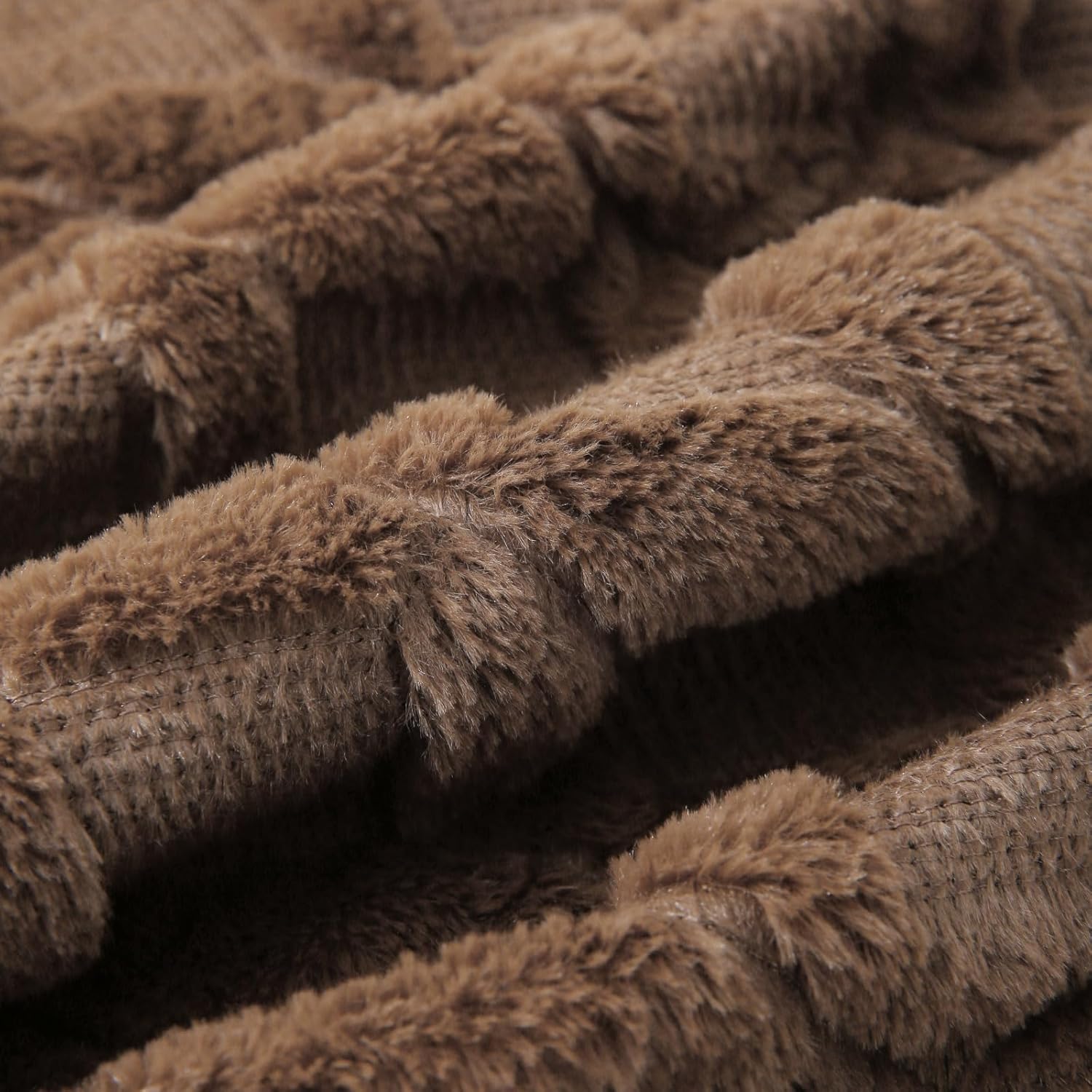 18" x 18" Decorative Throw Pillow with Inserts, Set of 2 Soft Faux Fur Throw Pillows, Square Boho Pillow for Couch, Bed, Sofa Decor, Coffee