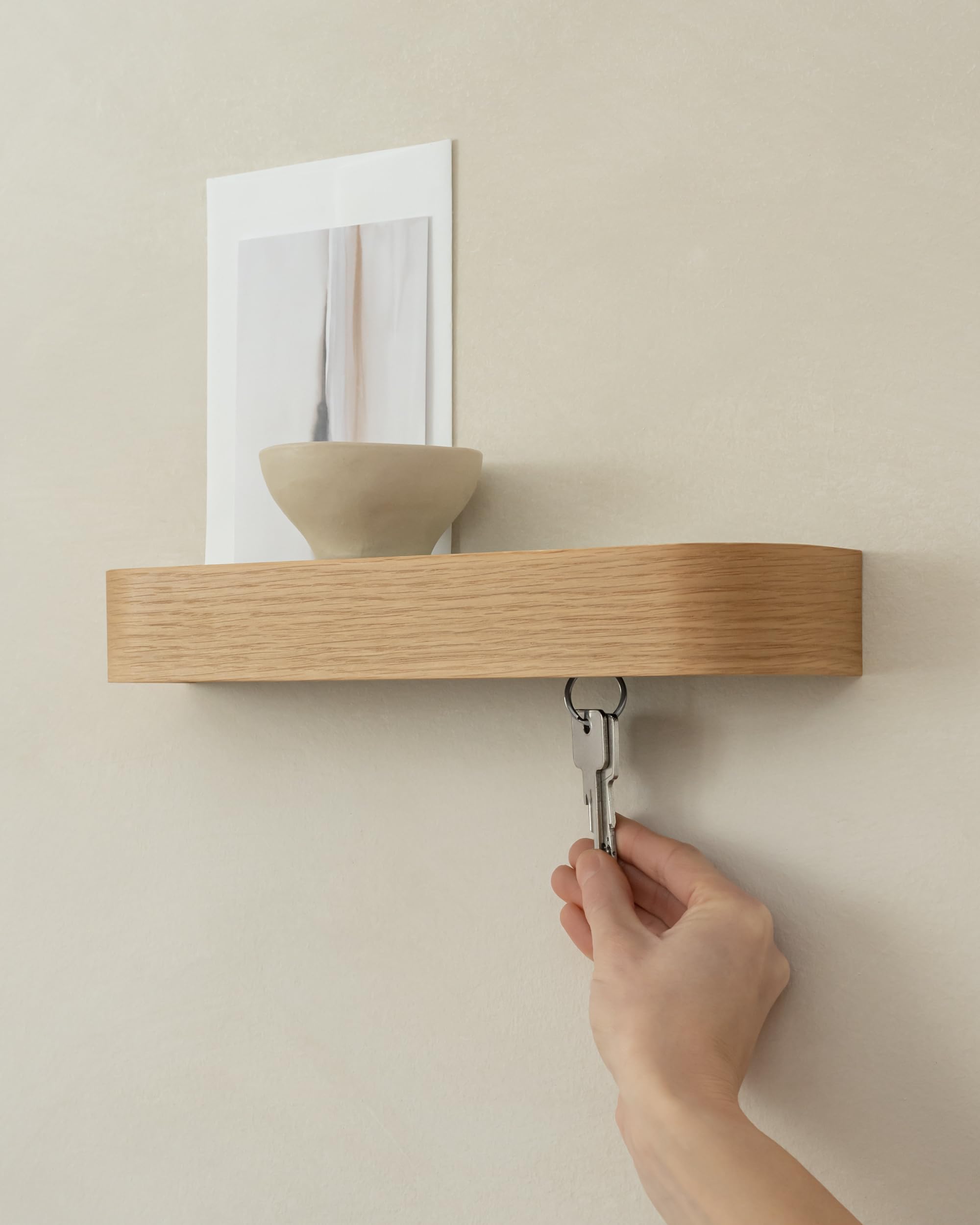Kazai. Portachiavi da Parete 'Toke' | Design di Appendichiavi da Parete di Berlino | Porta Chiavi da Muro con Mensola in Legno | Porta Chiavi Ingresso per Parete e Corridoio | Quercia