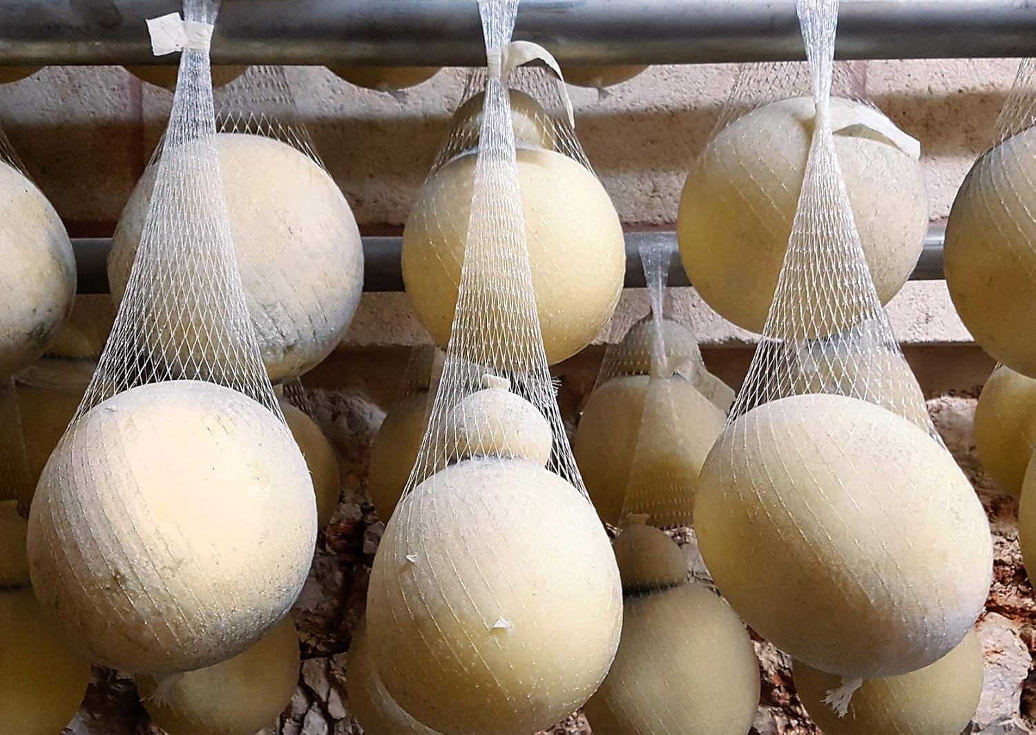 Caciocavallo | Fromage traditionnel italien au lait de vache | Plein | 1.6 kg