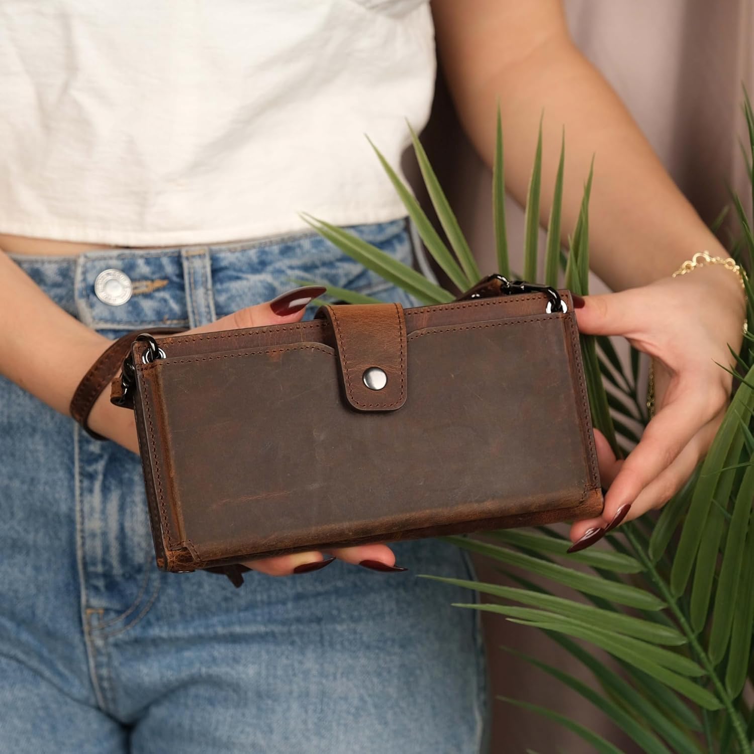 Kaycee Leather Phone Wallet Crossbody Bag with 12 Card Slots, Zippered Pocket, Adjustable Strap & for Women