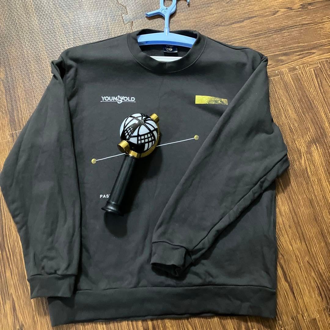 SixTONES ツアーグッズ YOUNGトレーナー SixTONES Young old
