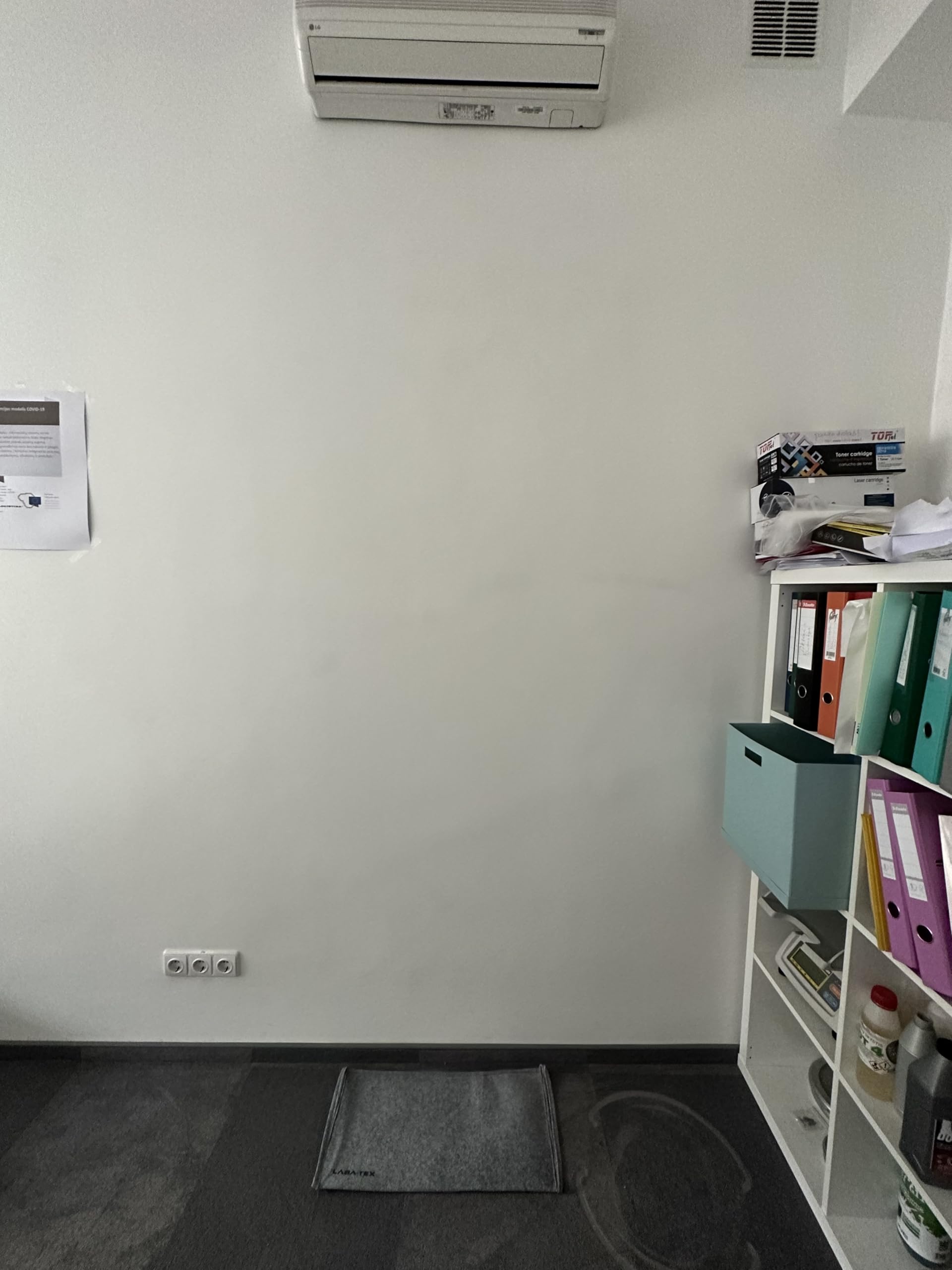Tappetini assorbenti per acqua – ideali per assorbire gocce e perdite sotto lavelli, lavatrici o condizionatori. Confezione da 6 pz: 50 × 25 cm, assorbenza 5 L/Grigio, MONOUSO