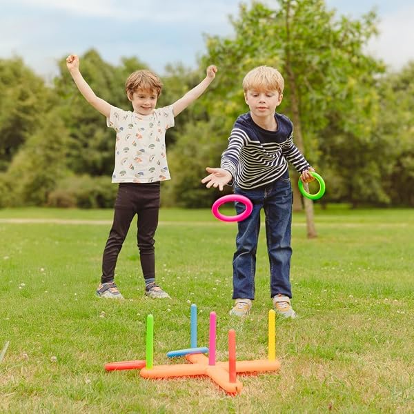 P'TIT CLOWN - 24538 - Jeu de Lancer d’Anneaux Enfant - Jeu d’Extérieur d’Adresse et de Précision - 5 Anneaux, 5 Piquets, Support à Assembler - Plastique - 4