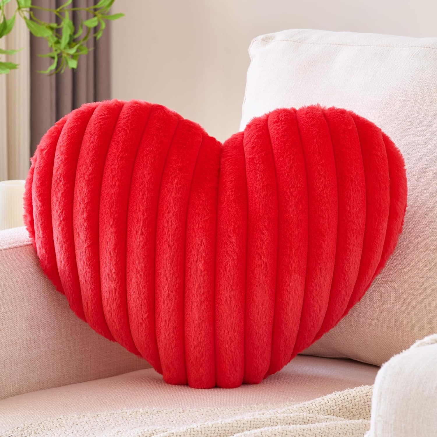 Heart Pillow, Heart Shaped Pillow with Soft Plush for Couch Bed, Decorative Throw Pillows for Bedroom Livingroom, Cozy Heart Pillows Home Decor Pillow Cushion (Red, Large 19.6" x 15.7")