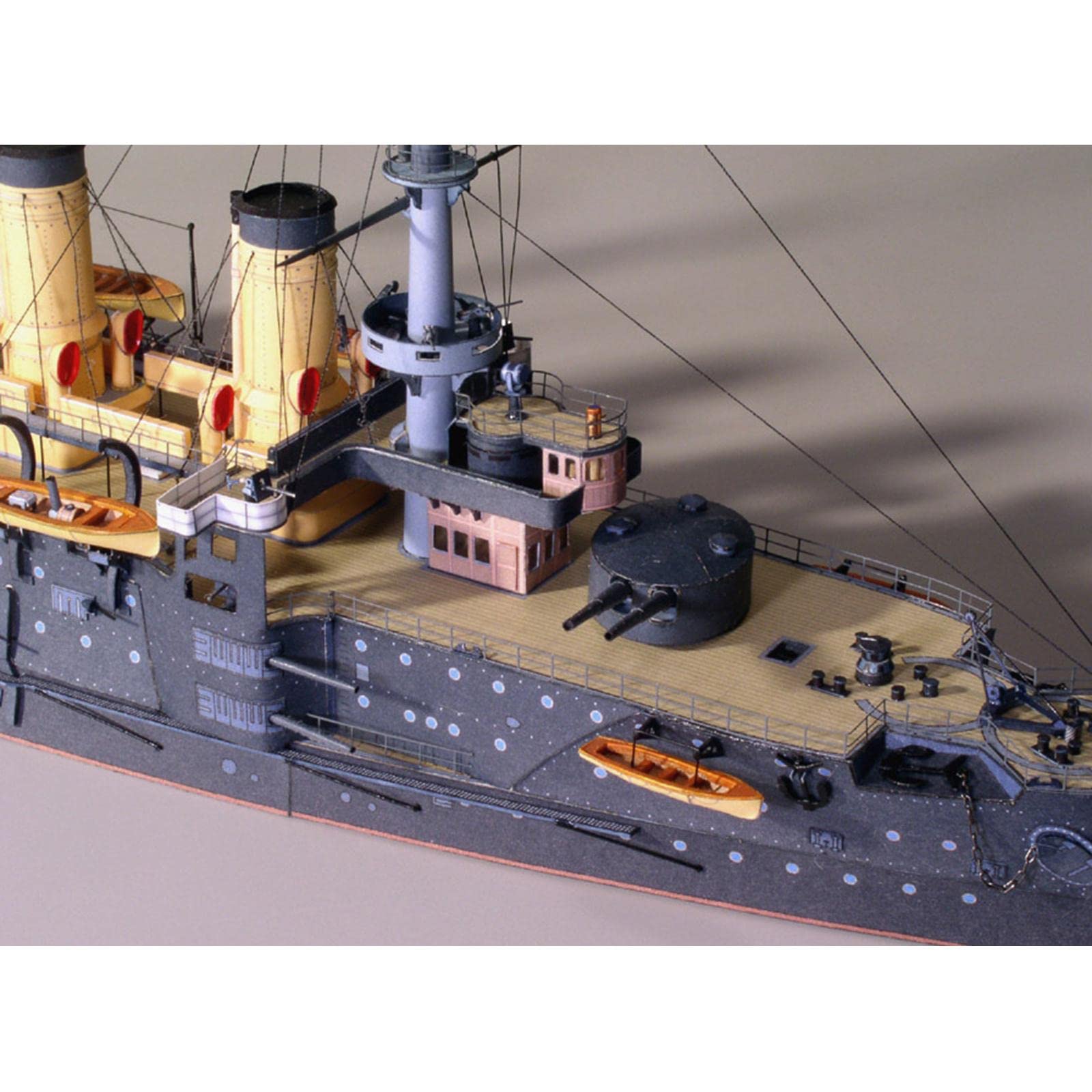 Oshhni Maquette en Papier du Navire de Guerre N Oslyabya de La Marine Tsariste à L'échelle 1:250 (à Monter Soi-même).