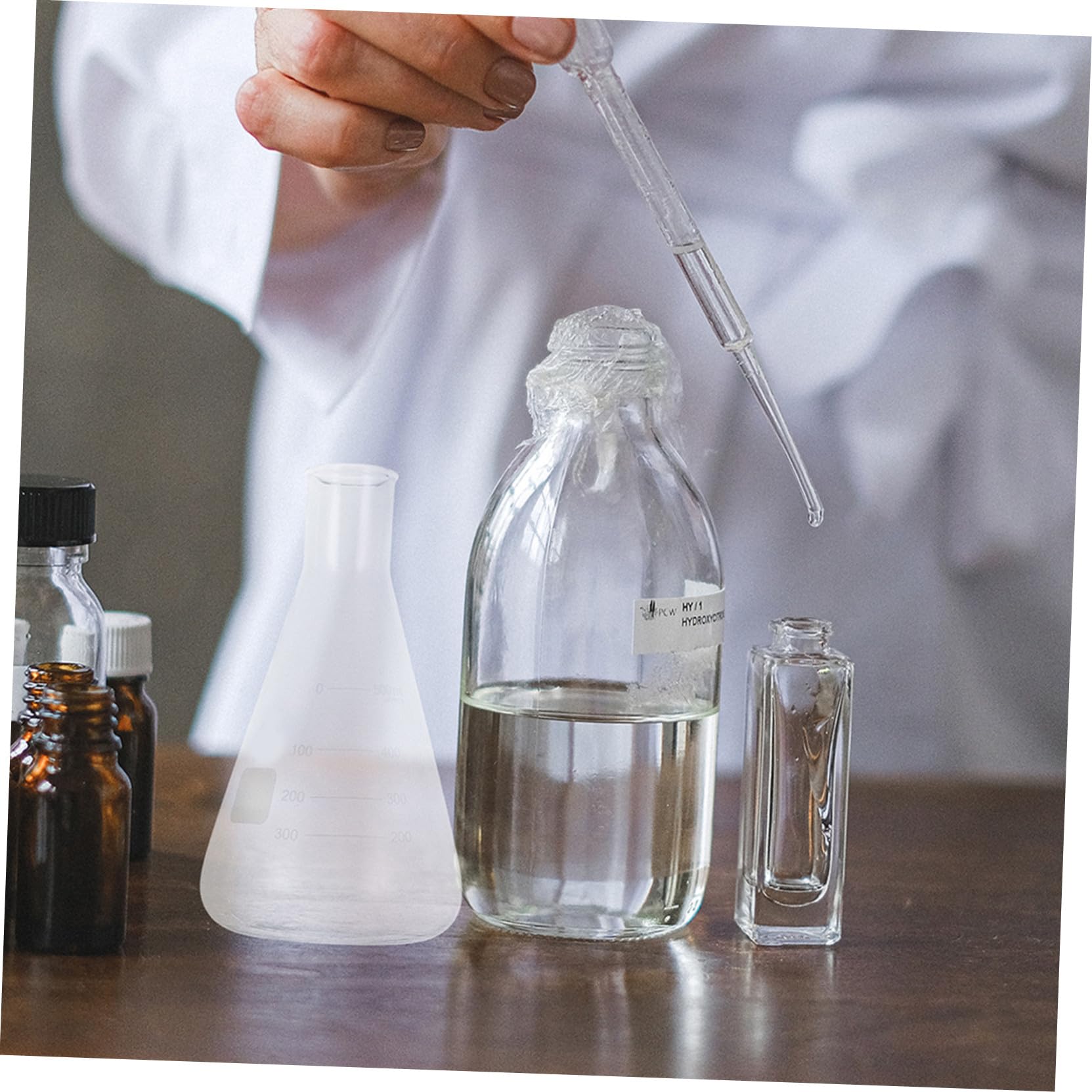 MAGICLULU Erlenmeyer Capacidad Estándar Juego de 4 Matraces de Vidrio Borosilicato sin Olor Medición Precisa para Experimentos Escolares y Suministros de Laboratorio
