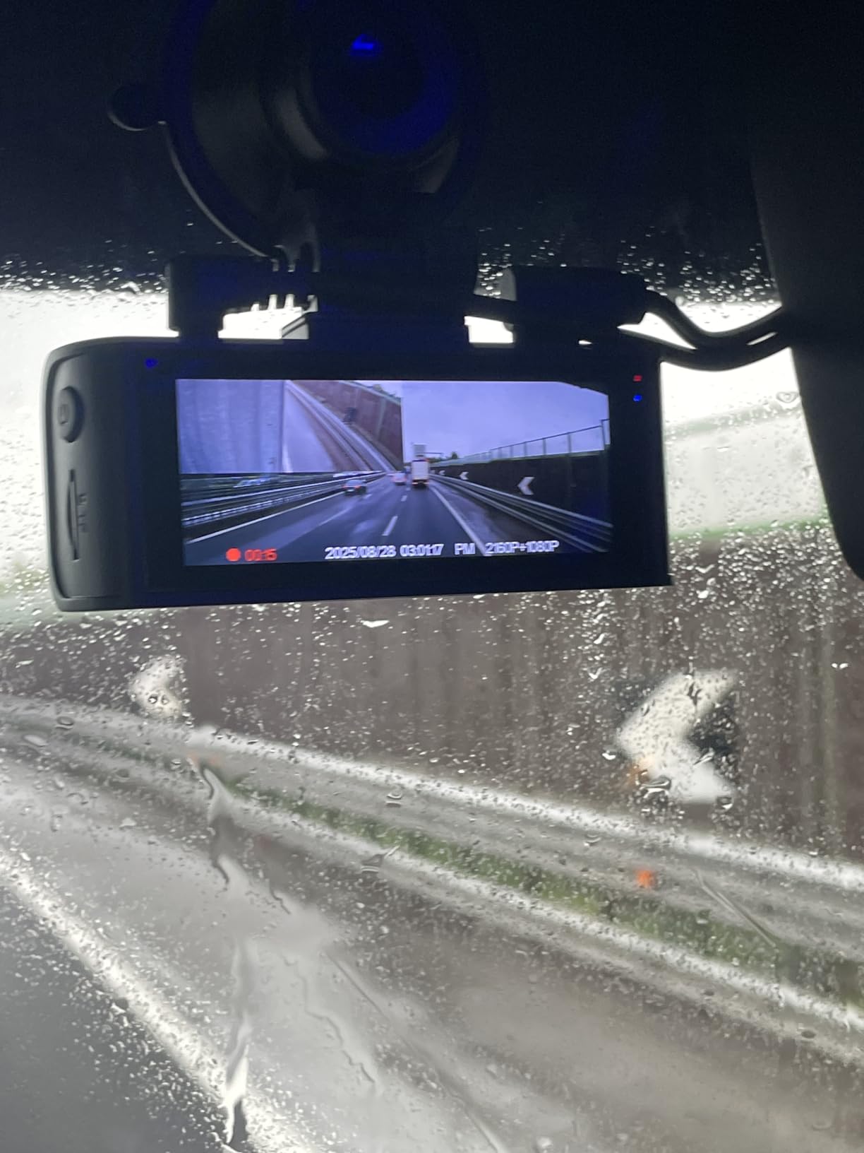 Recensione cliente verificata 1 - Potente DashCam Pro® con registrazione 4K Ultra HD e Sensore Anti-Detecting per monitorare, proteggere e documentare 24 ore su 24 il tuo veicolo anche comodamente da smartphone risolvendo incidenti e contestazioni in modo semplice, veloce e sicuro.