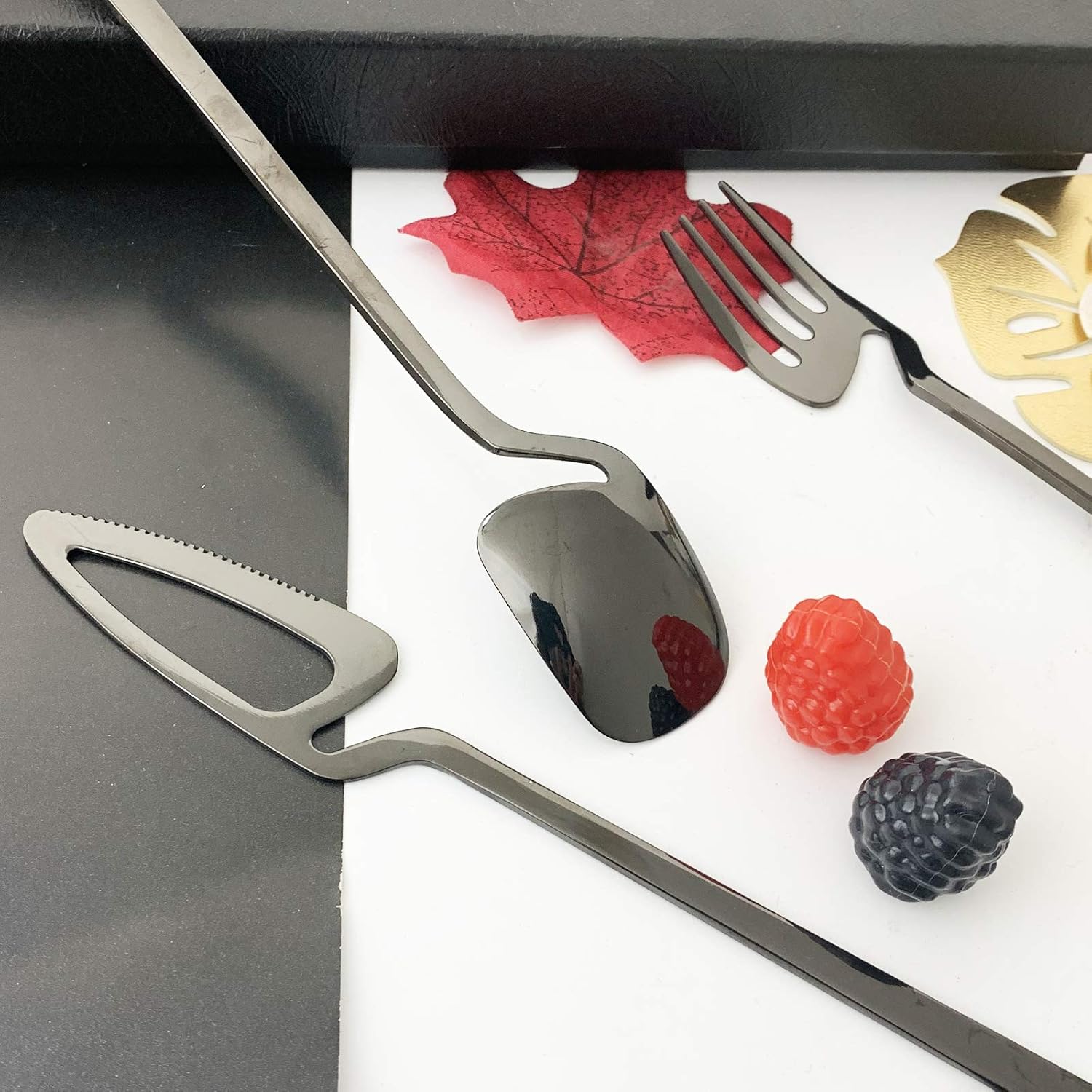 JASHII Black Flatware Silverware Set 24-Piece Stainless Steel Cutlery Set for 6 Restaurant Party Tableware Eating Utensils Mirror Finish Dishwasher Safe(Shiny Black)