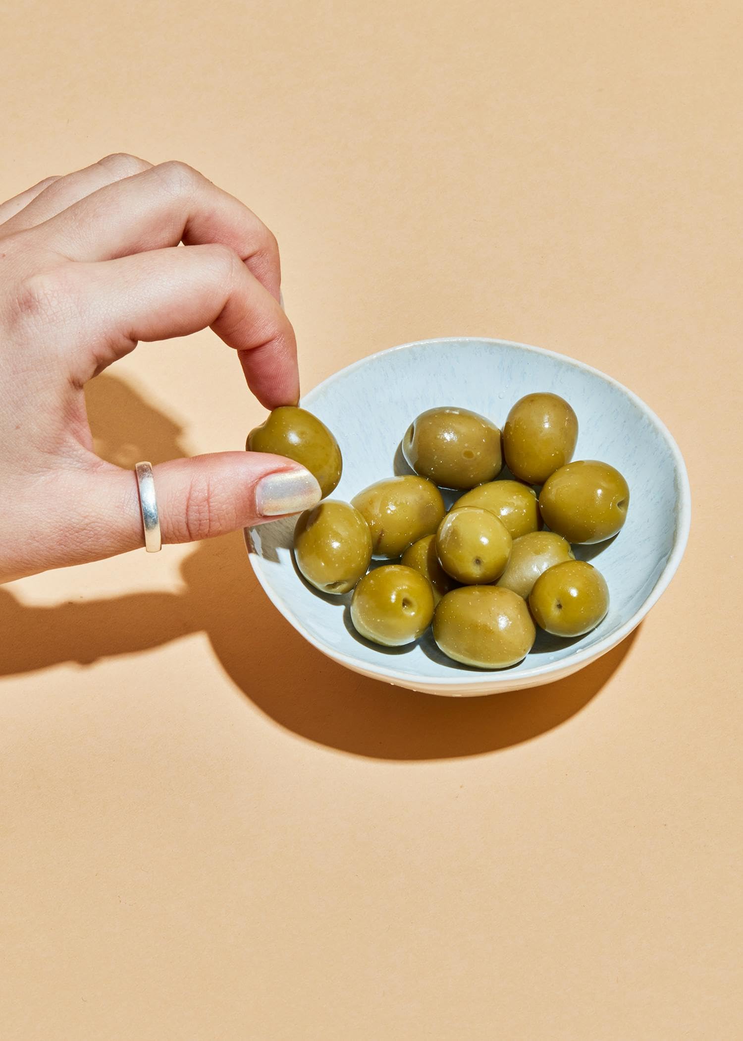 KoRo - Olives vertes Bio avec noyau 6 x 400 g - Sans conservateurs - Goût piquant intense - Grand format