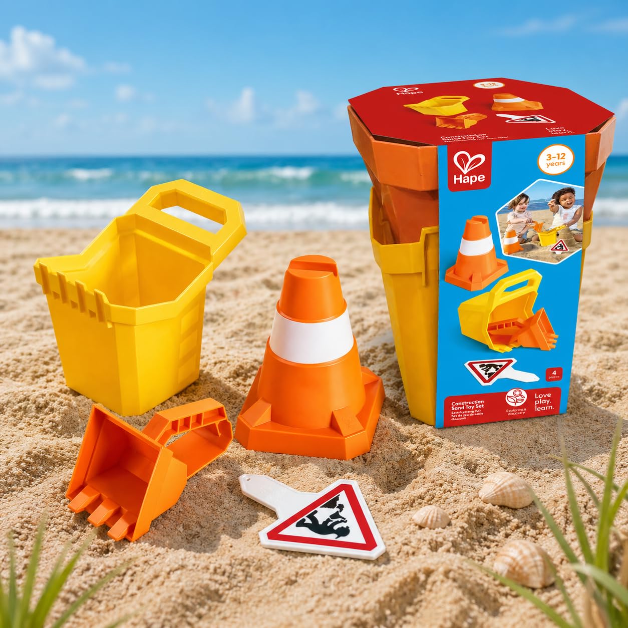 Hape Sandspielzeug Set Kinder Baustelle, Sandlaster mit Baustellen Zubehör und Maurer Set, Outdoor Spielzeug für Strand und Sandkasten
