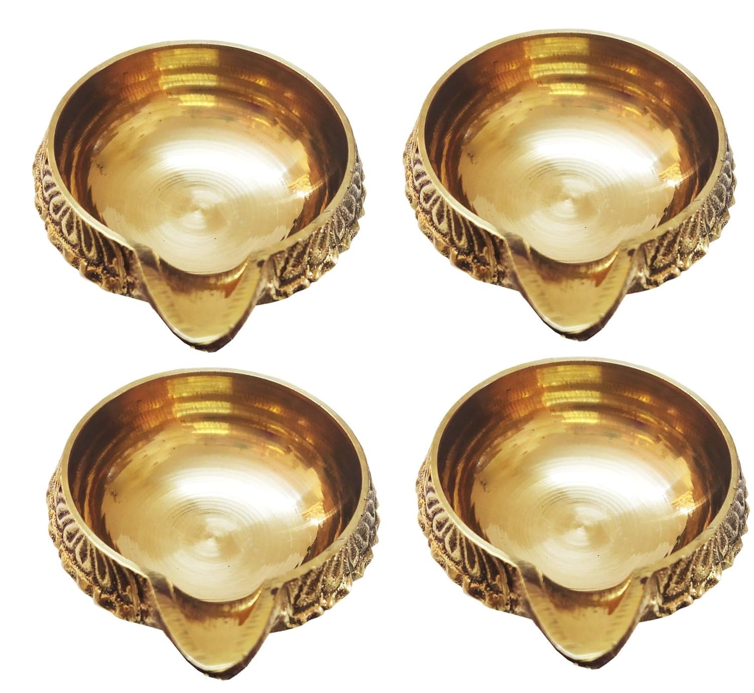 Yamkay Brass Oil Lamp Diya Traditional Vilakku Diya for Puja, Kubera Deepam for Diwali Pooja, Large Decorative Oil Lamps, Perfect for Festive Gifts, Set of 4, Brass Deepam for Home