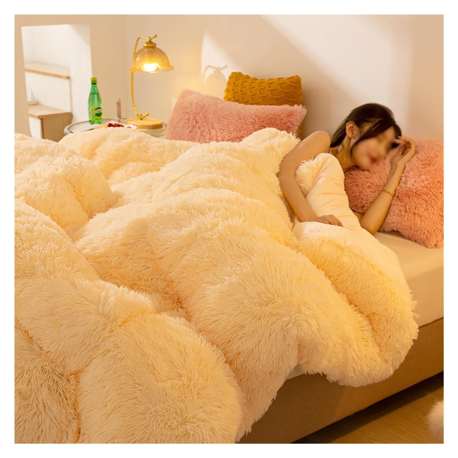 Cama de tamaño matrimonial con edredón de invierno de lujo mullido