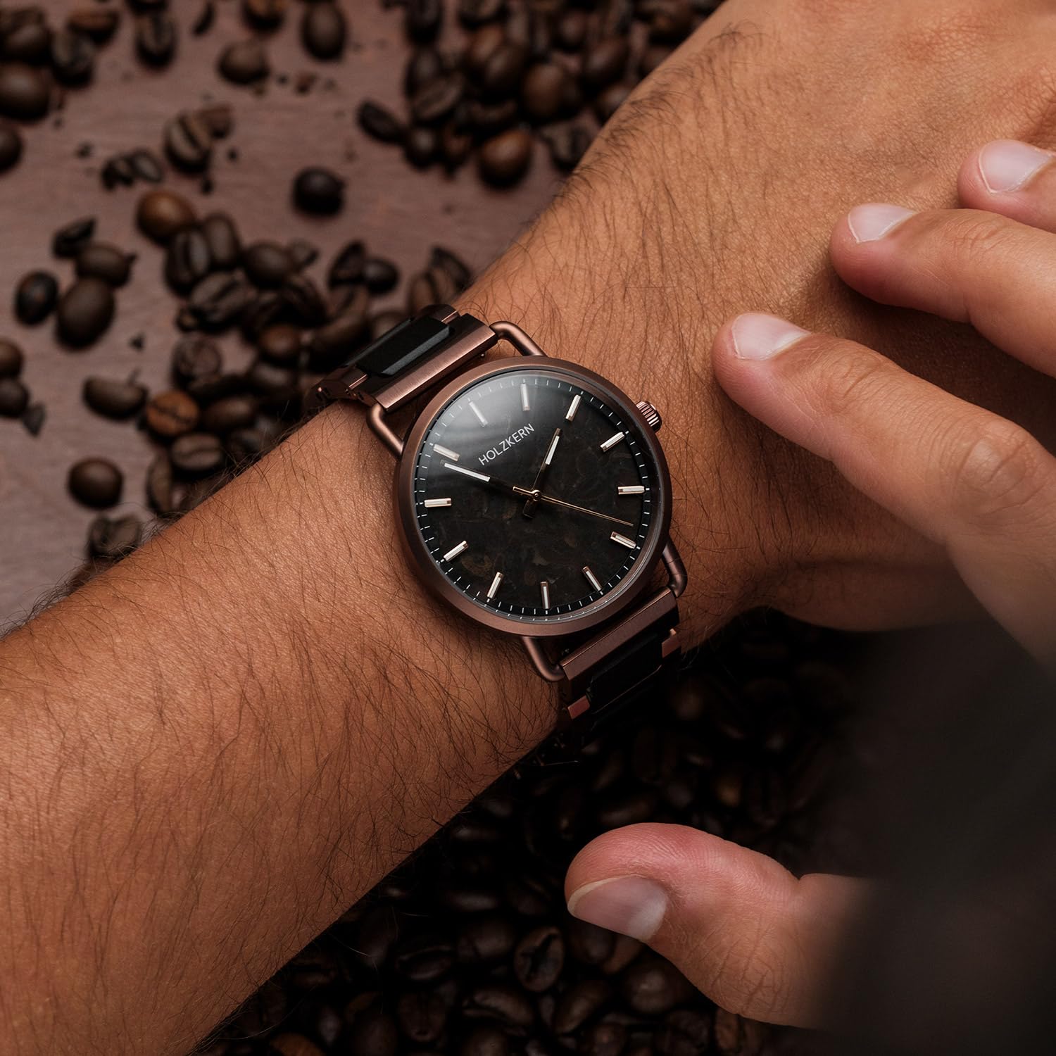 HOLZKERN Armbanduhr Quarz Espressino Kaffee/Ahorn 9010631022532 | Unisex-Uhr für Frauen und Männer Edelstahl/Holz