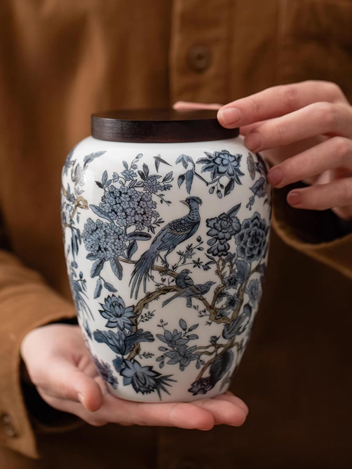 Blue and White Porcelain Ceramics Tea Caddy, 230ml 7.7oz, Enamel Colors Storage Tank