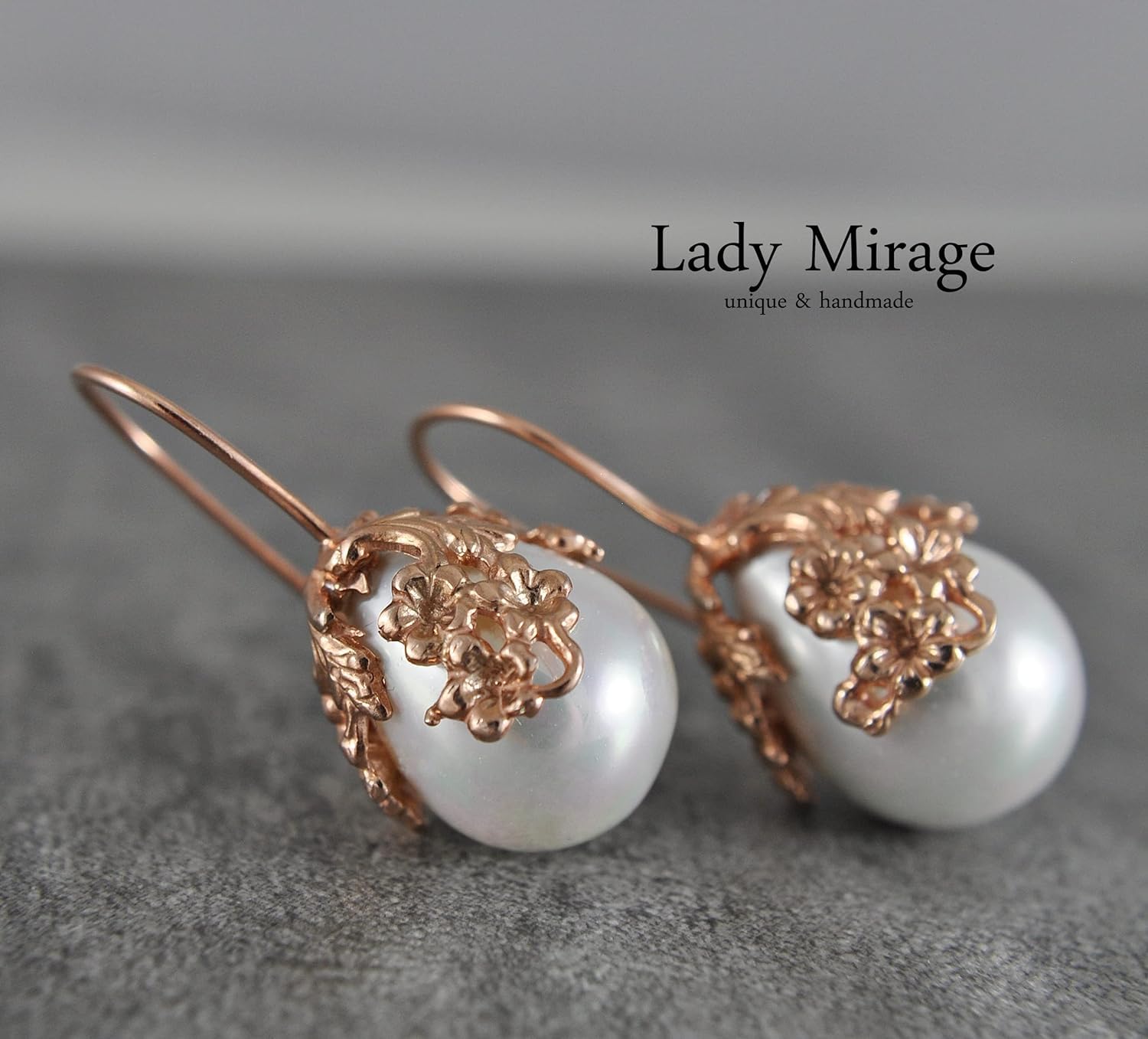 LADY MIRAGE | Perlen Schmuckset Damen | Vergissmeinnicht | Elegant | Ohrringe | Kette | Geschenkset | Schmuck | für Sie | Handmade | Geschenkbox | Roségold | Weihnachtsgeschenk | Geschenk für Sie