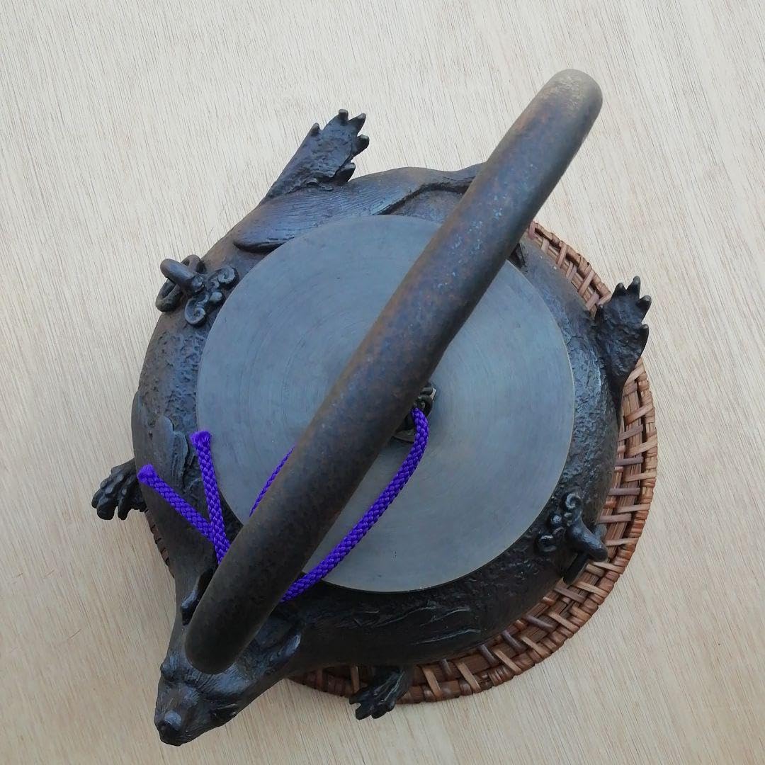 狸の鉄瓶（分福茶釜)