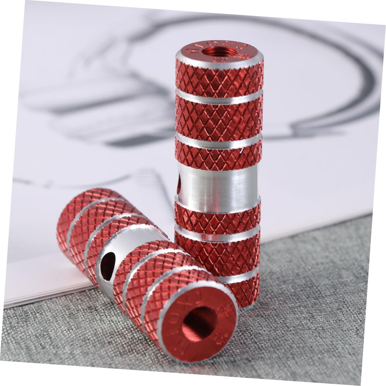 NAMOARLY 2 Pair Aluminum Alloy Bike Cylinder Seat Axle Pegs for Mountain Bike Red